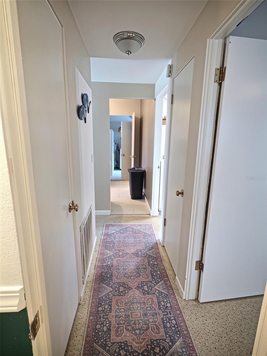 329 GLEN OAK RD — photo 14