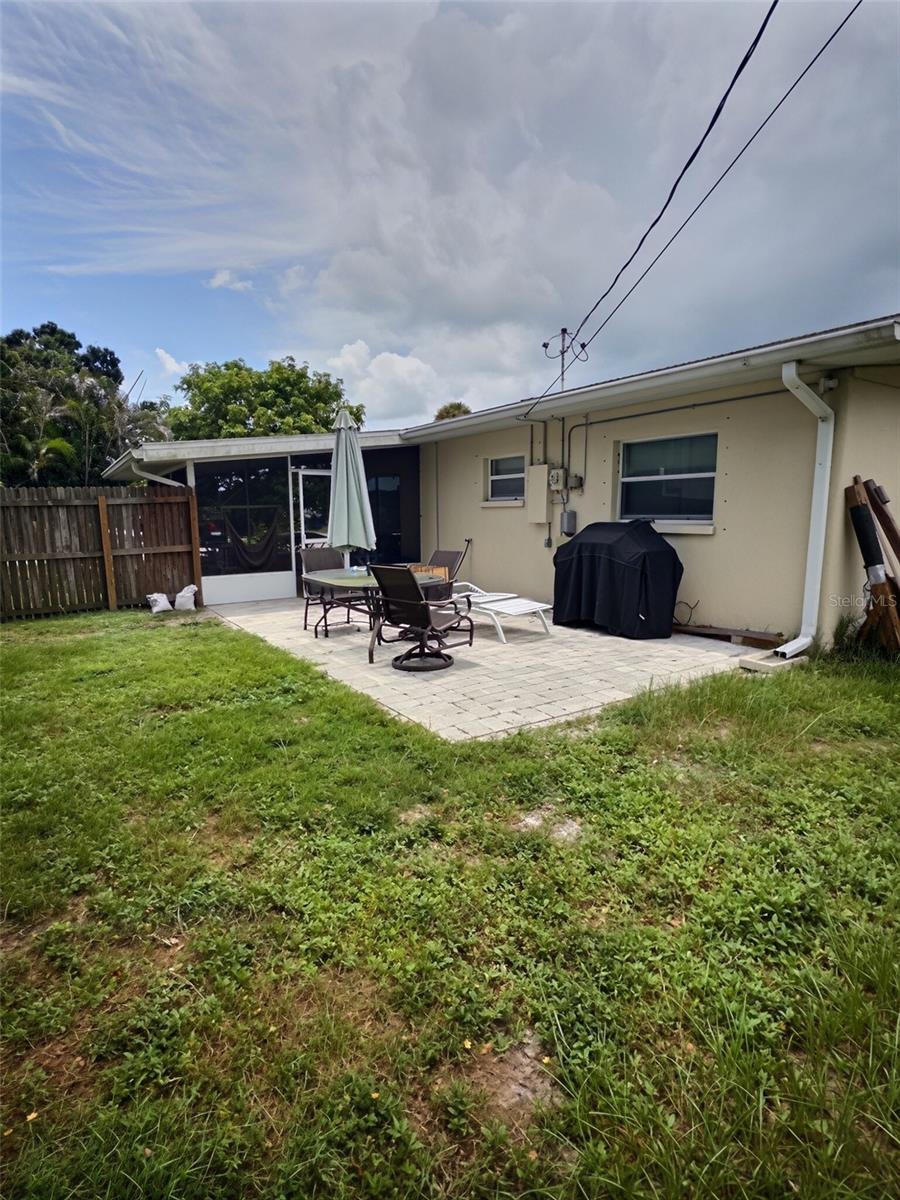 329 GLEN OAK RD — photo 18
