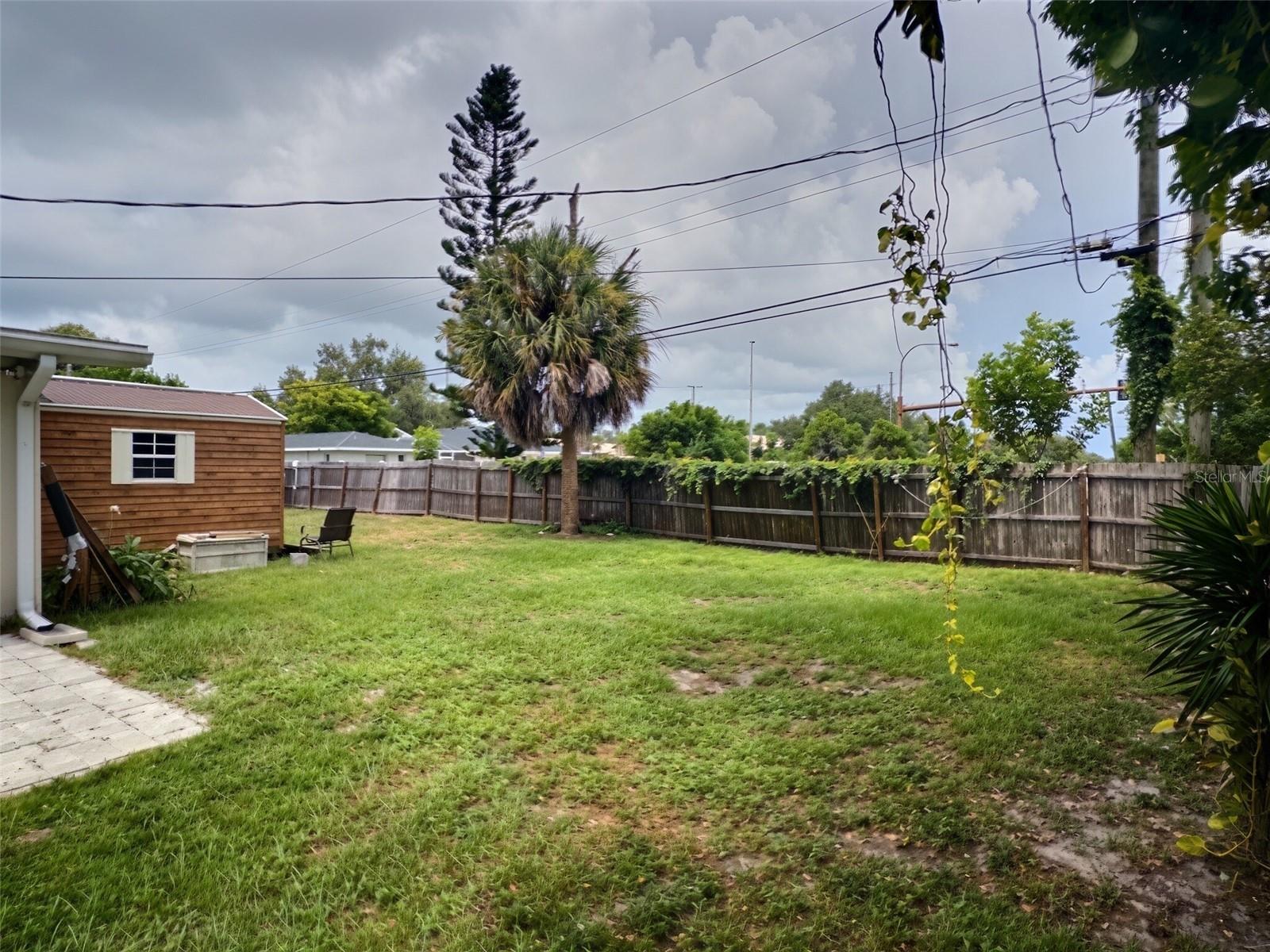 329 GLEN OAK RD — photo 16