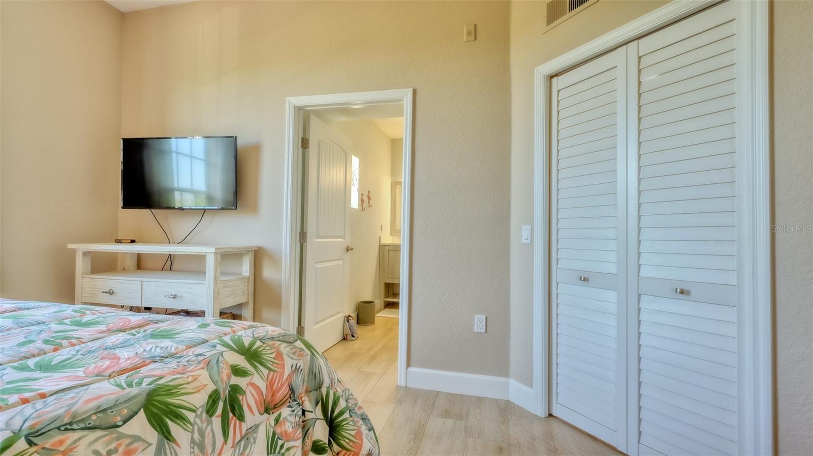 5146 NORTHRIDGE RD #301 — photo 23