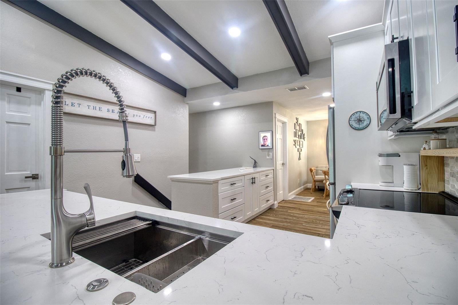 1490 MAHOGANY LN #706 — photo 5