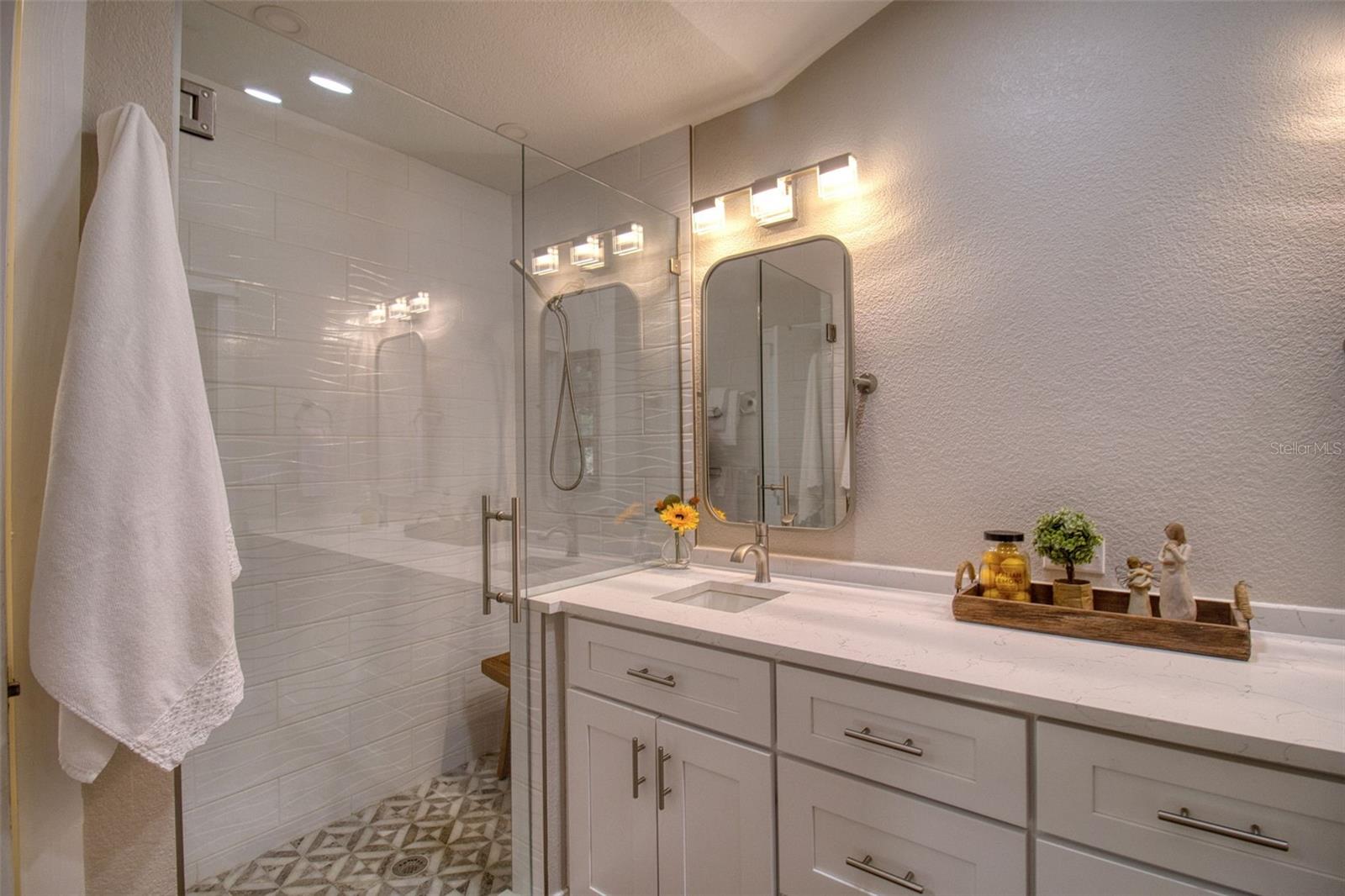 1490 MAHOGANY LN #706 — photo 23