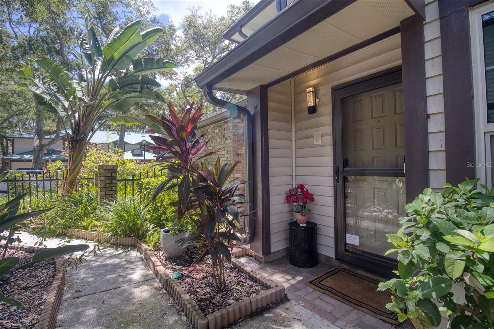 1490 MAHOGANY LN #706 — photo 32