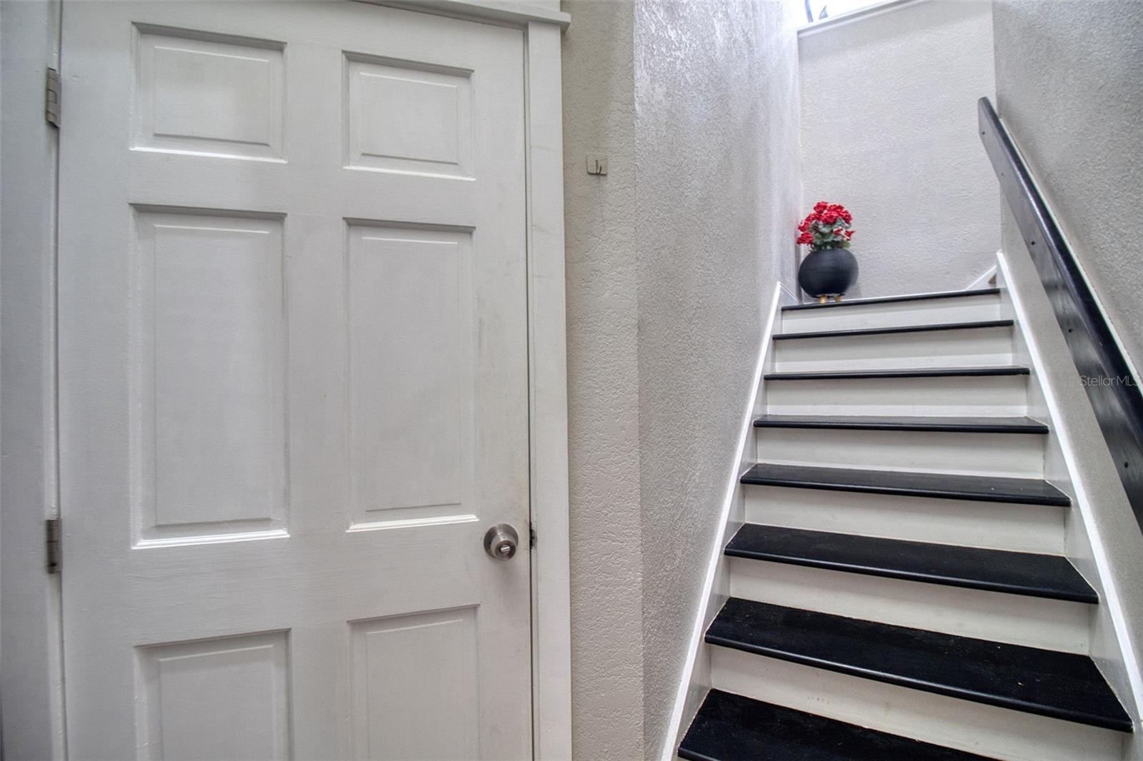 1490 MAHOGANY LN #706 — photo 7