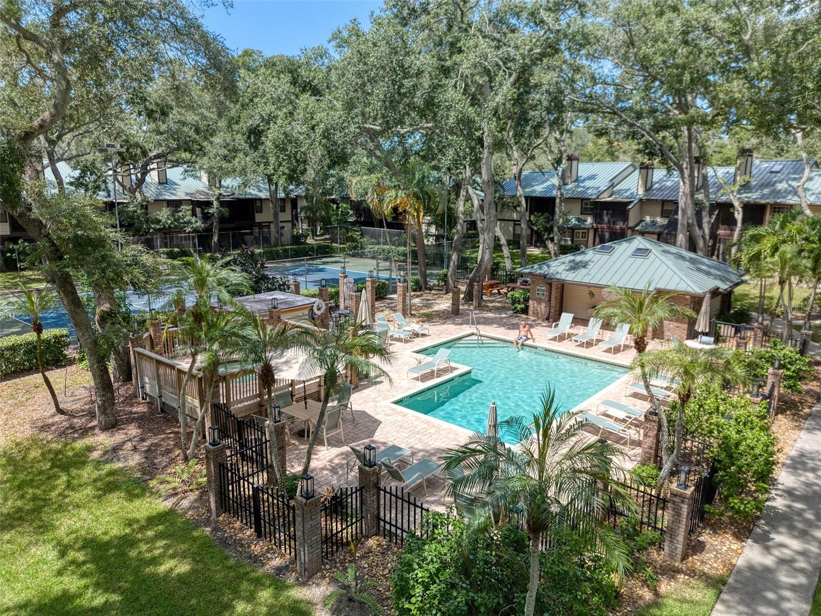 1490 MAHOGANY LN #706 — photo 39