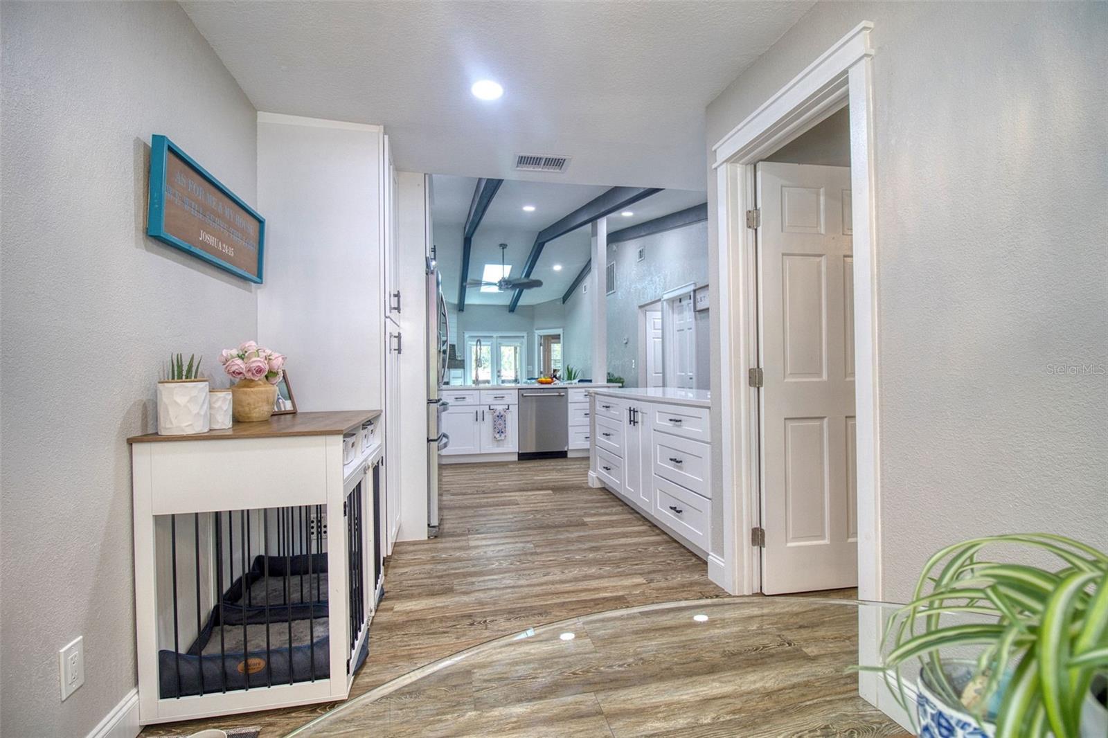 1490 MAHOGANY LN #706 — photo 17