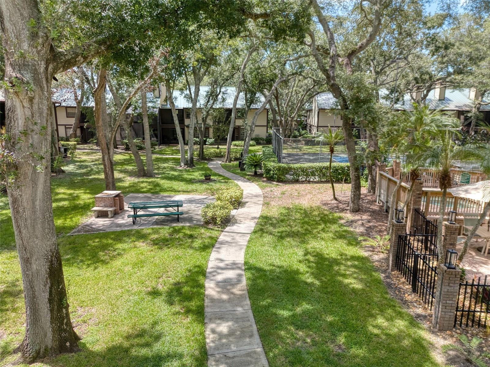 1490 MAHOGANY LN #706 — photo 40