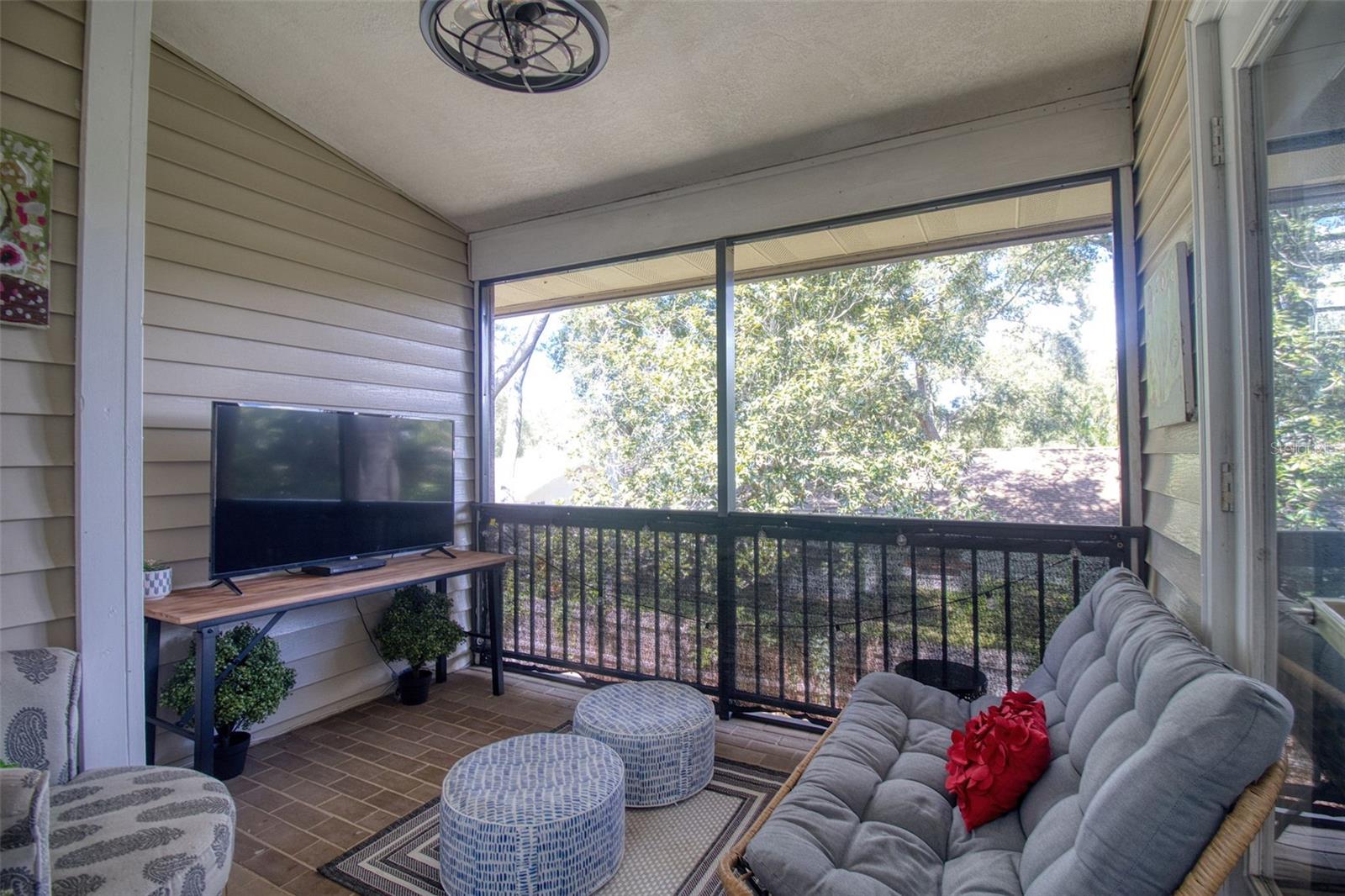 1490 MAHOGANY LN #706 — photo 28