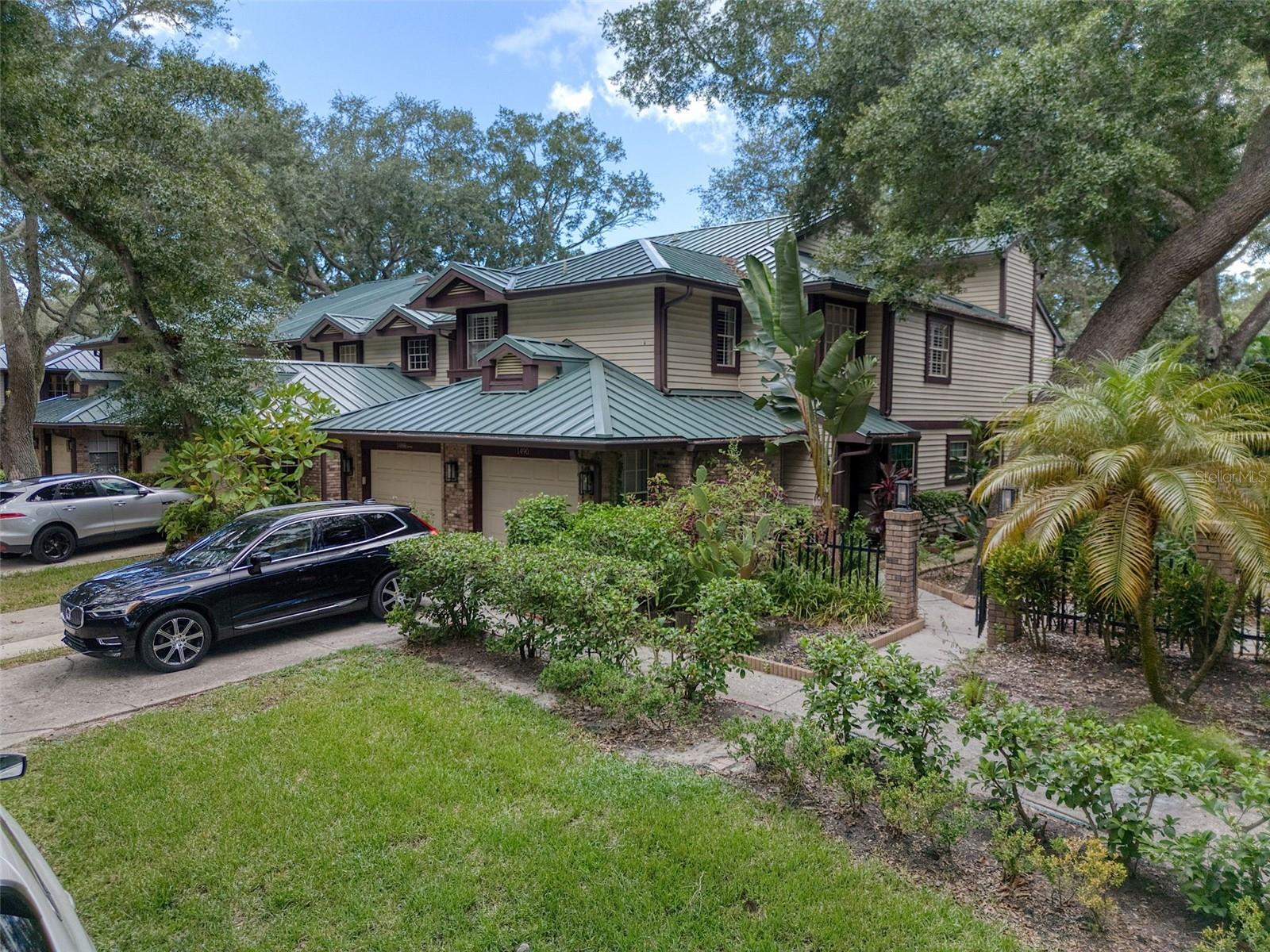 1490 MAHOGANY LN #706 — photo 33