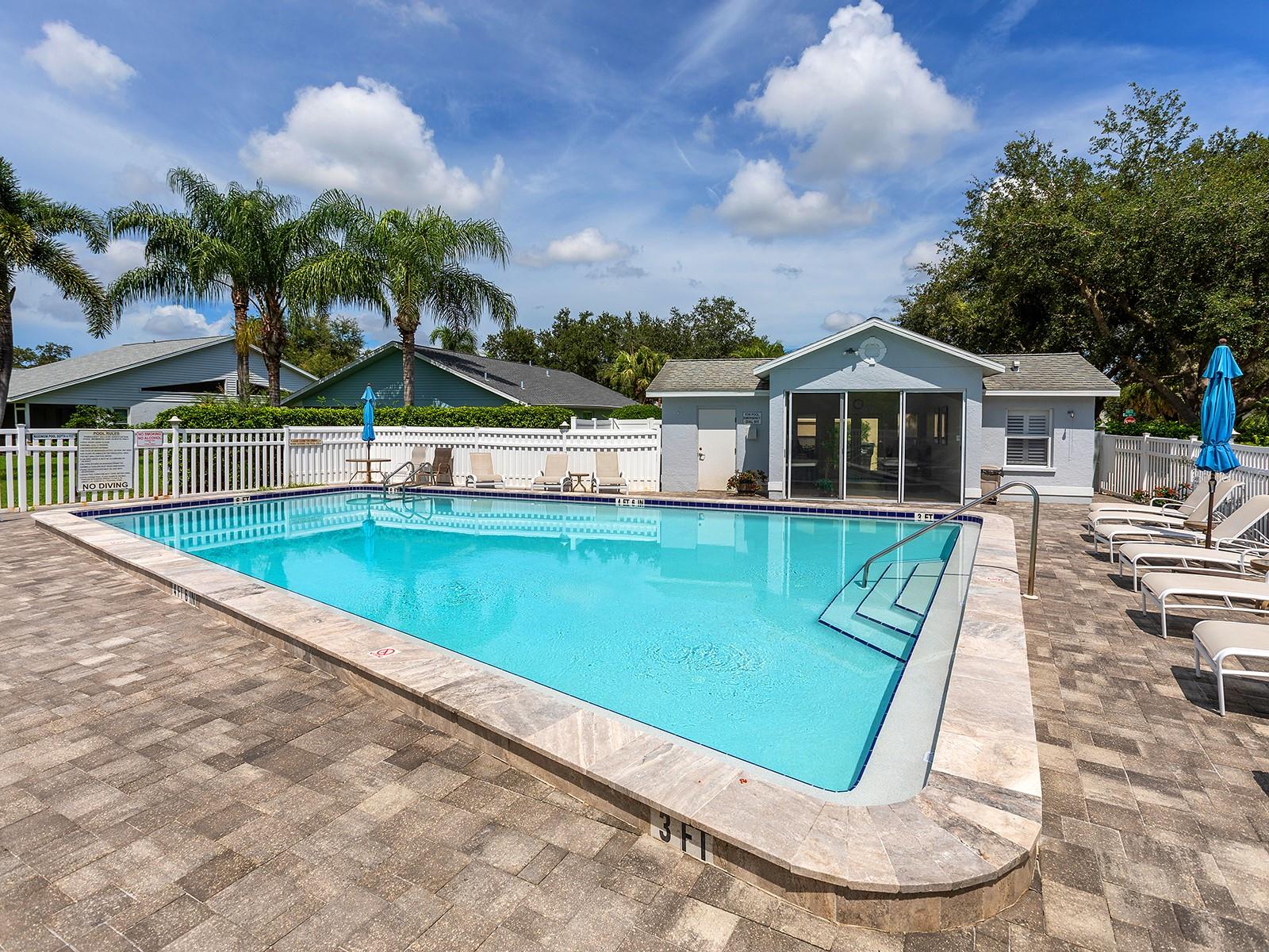 7326 ELEANOR CIR — photo 40