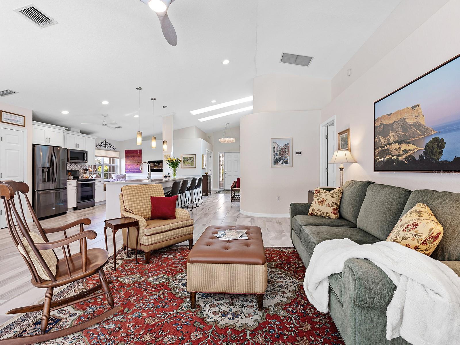 7326 ELEANOR CIR — photo 13