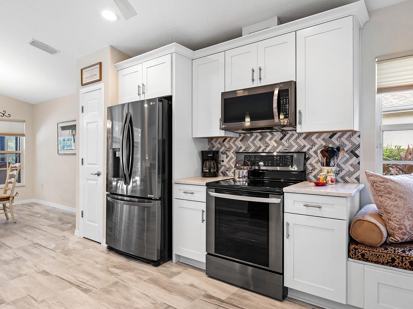 7326 ELEANOR CIR — photo 19