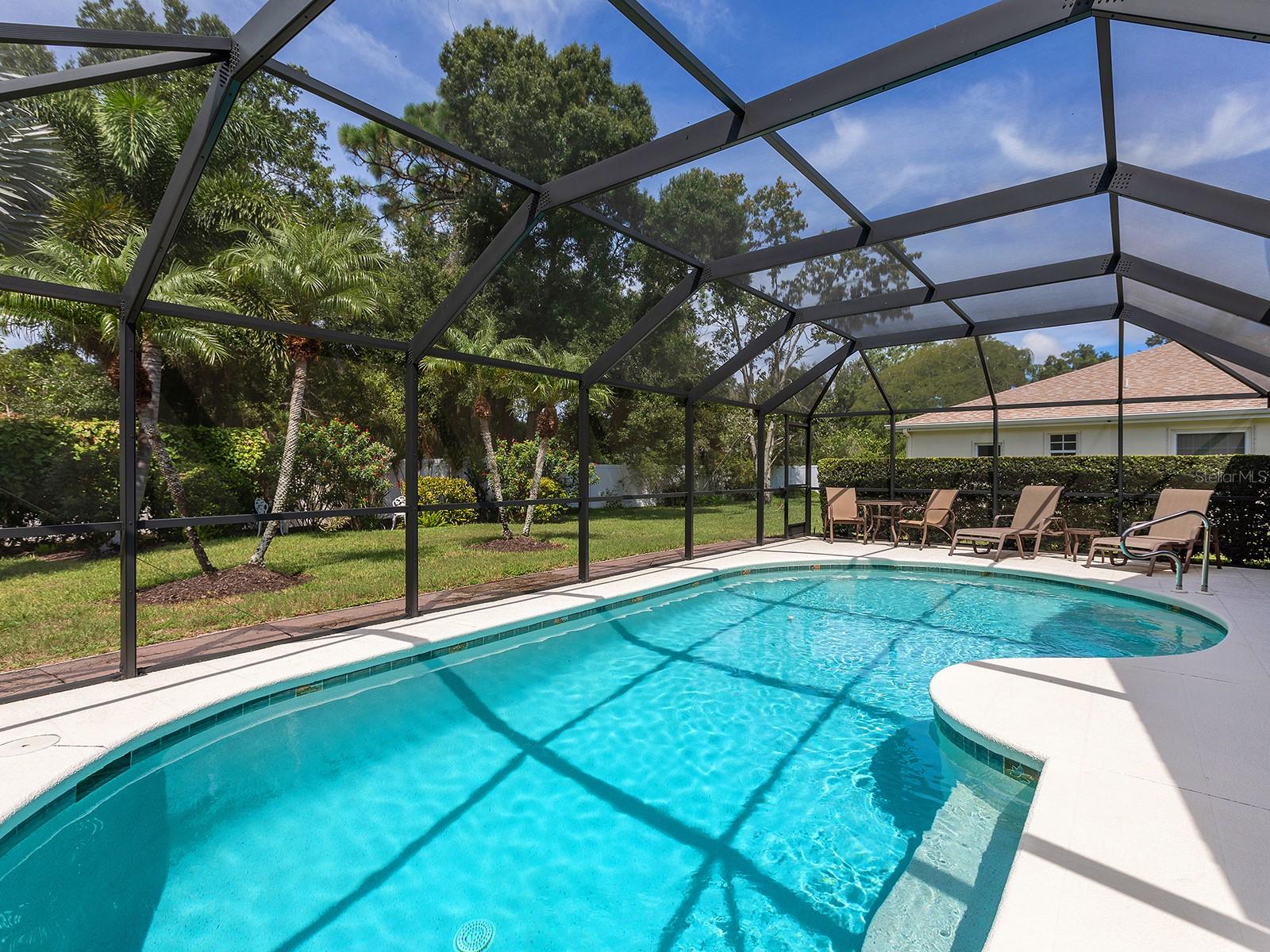 7326 ELEANOR CIR — photo 33