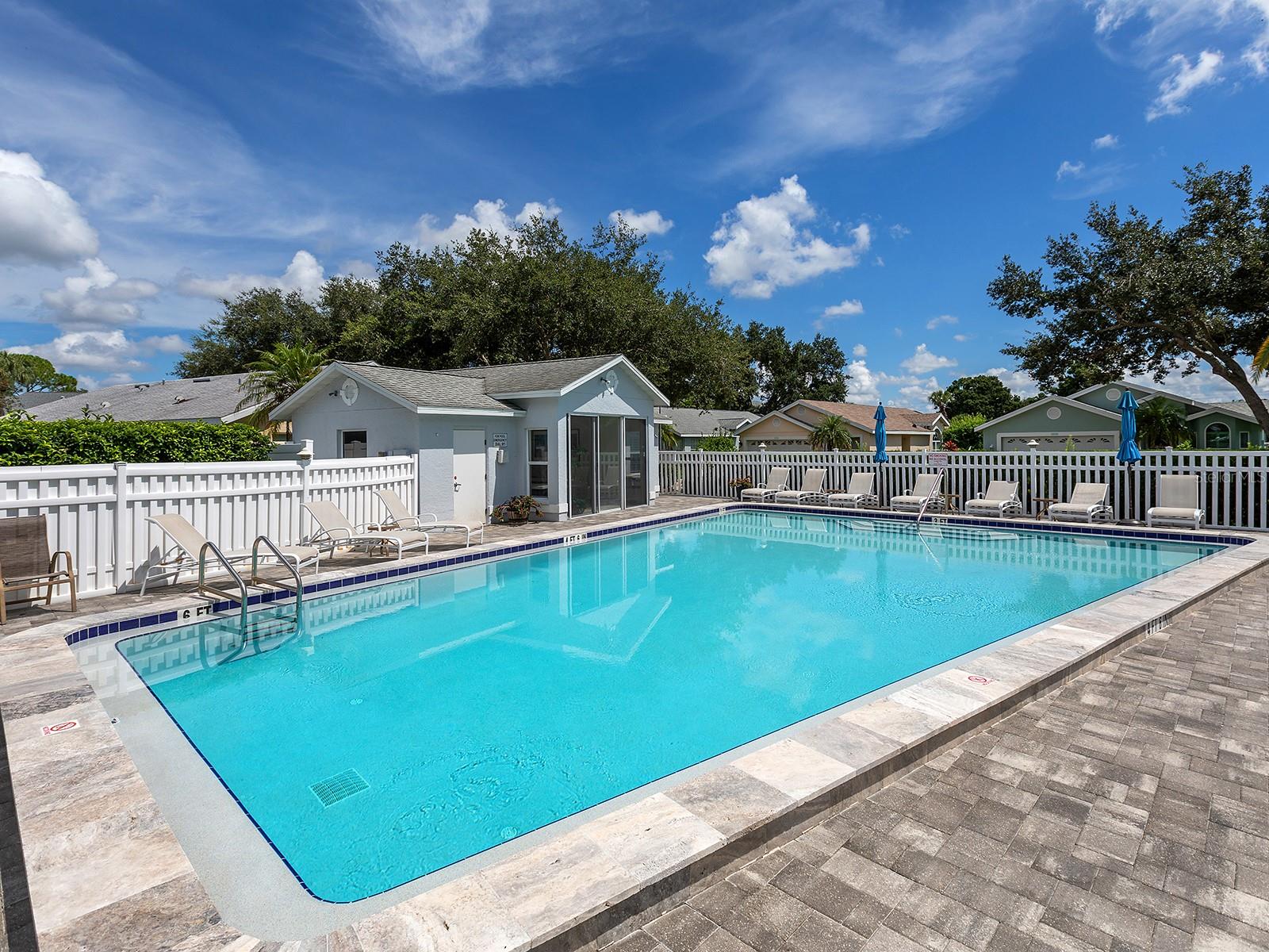 7326 ELEANOR CIR — photo 42