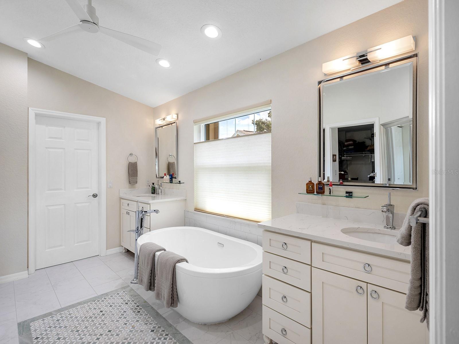7326 ELEANOR CIR — photo 24