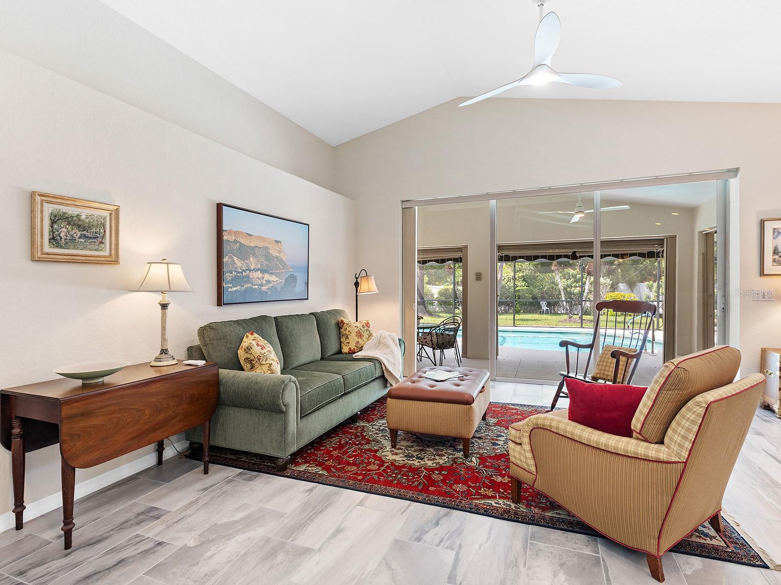 7326 ELEANOR CIR — photo 8