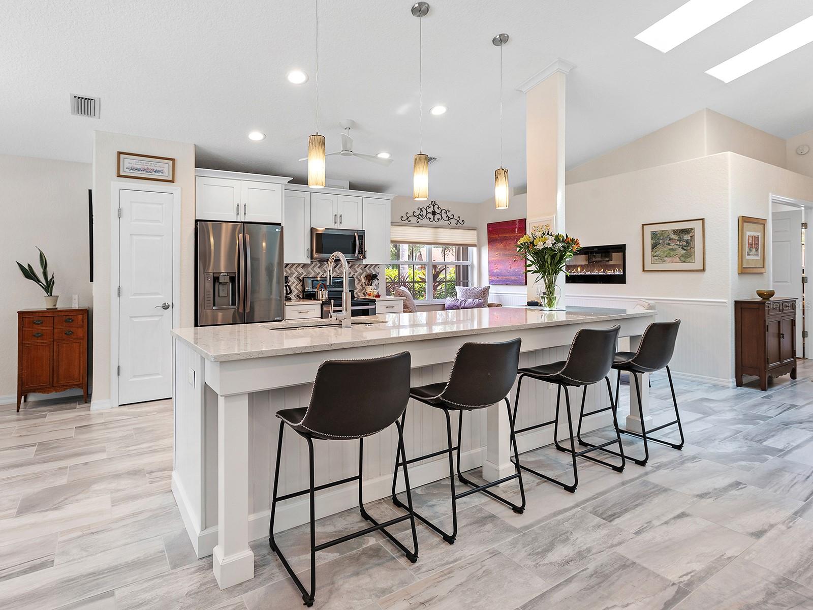7326 ELEANOR CIR — photo 3