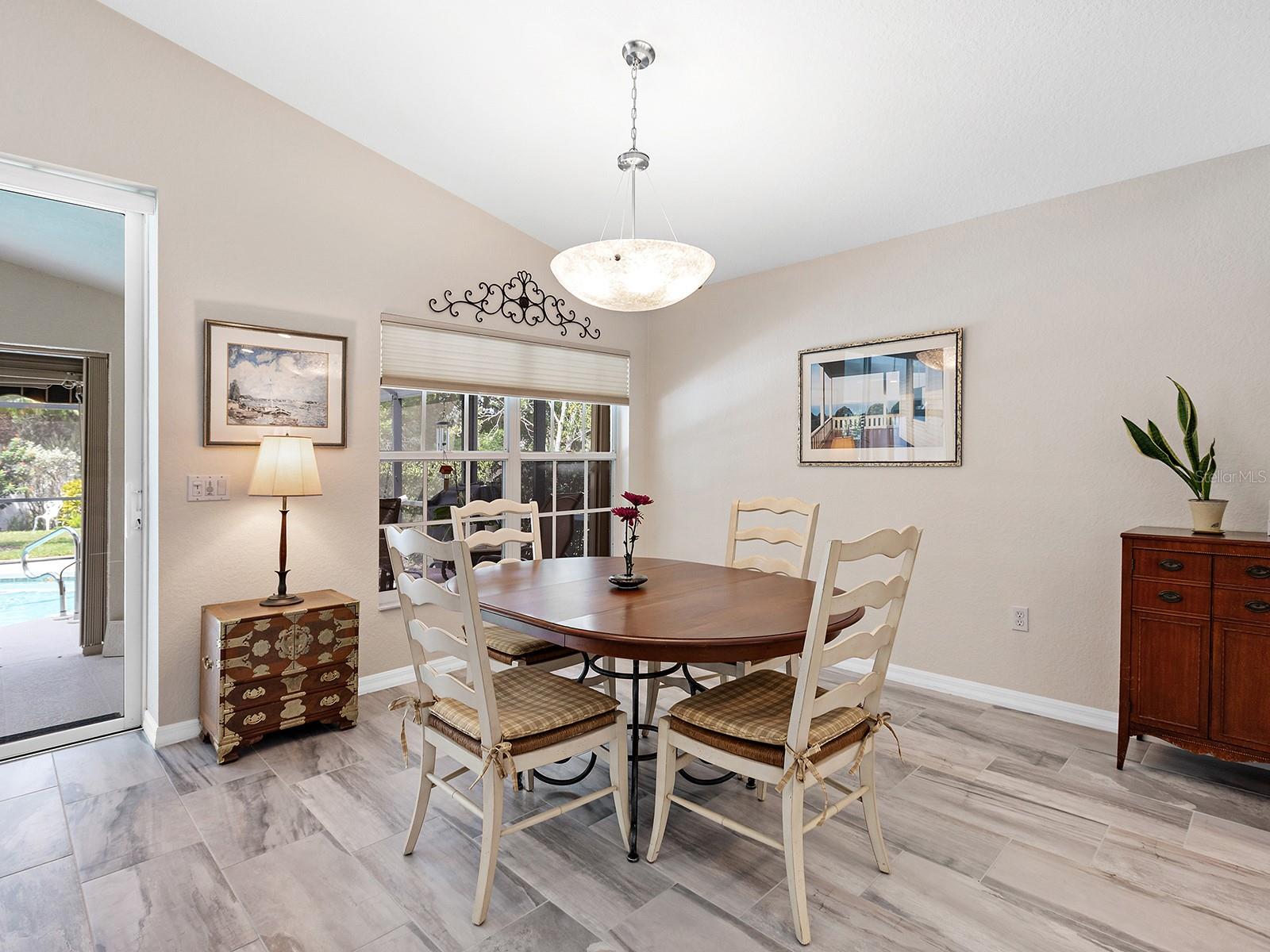 7326 ELEANOR CIR — photo 15