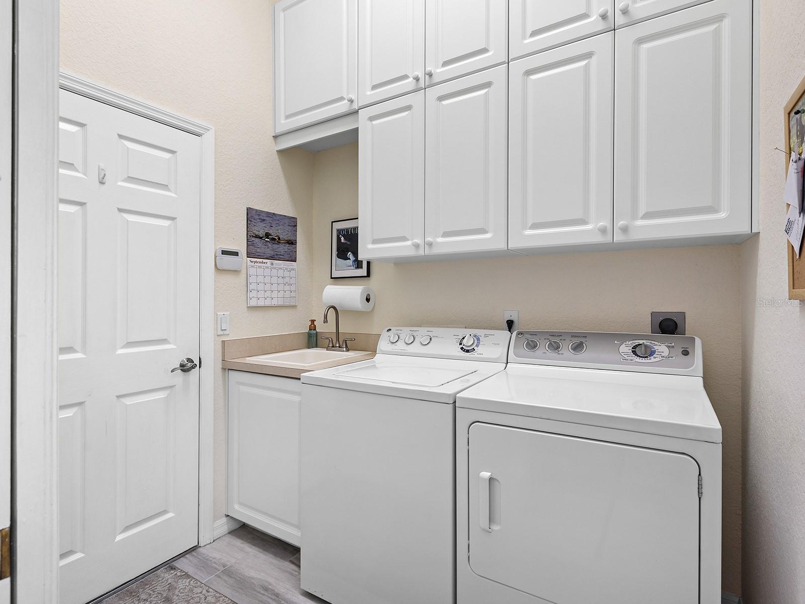 7326 ELEANOR CIR — photo 30