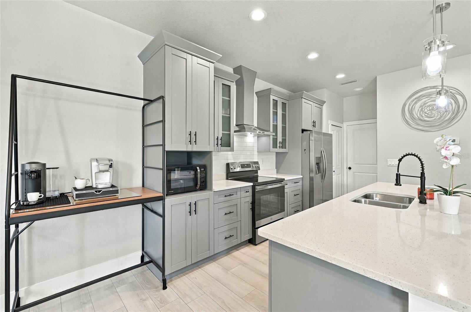 3219 E EMMA ST — photo 8