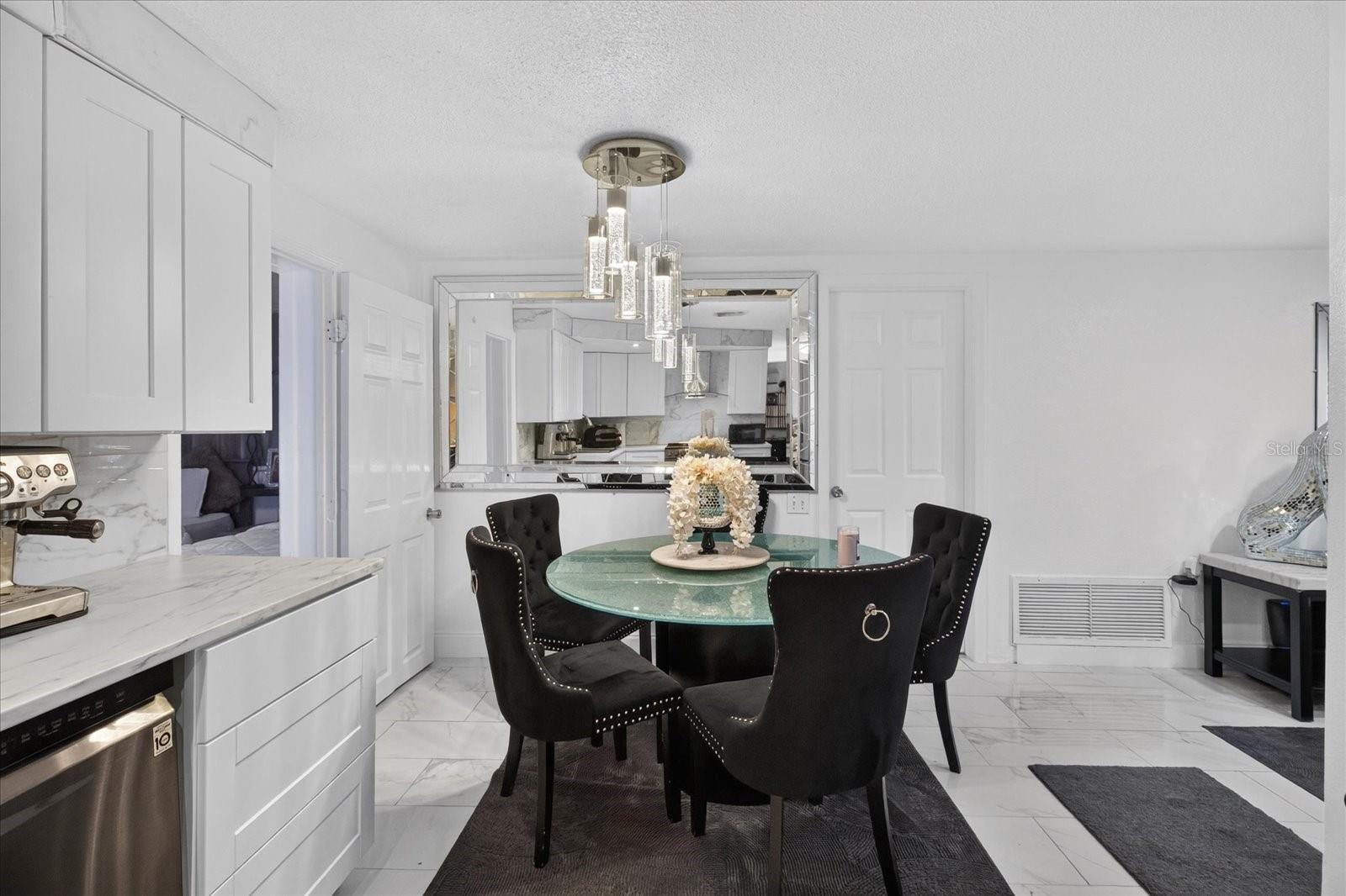 9440 RAINBOW LN — photo 31