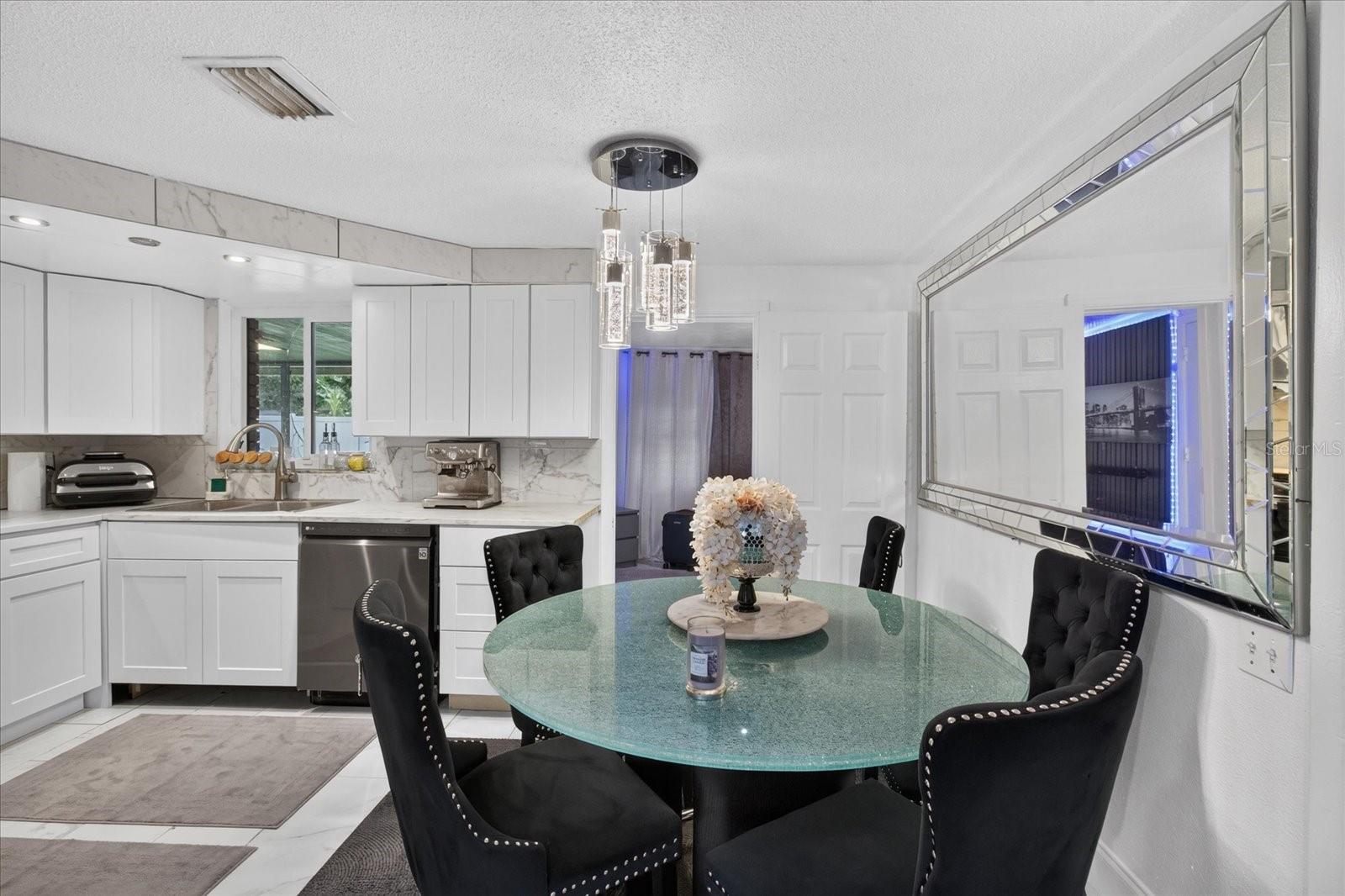 9440 RAINBOW LN — photo 33
