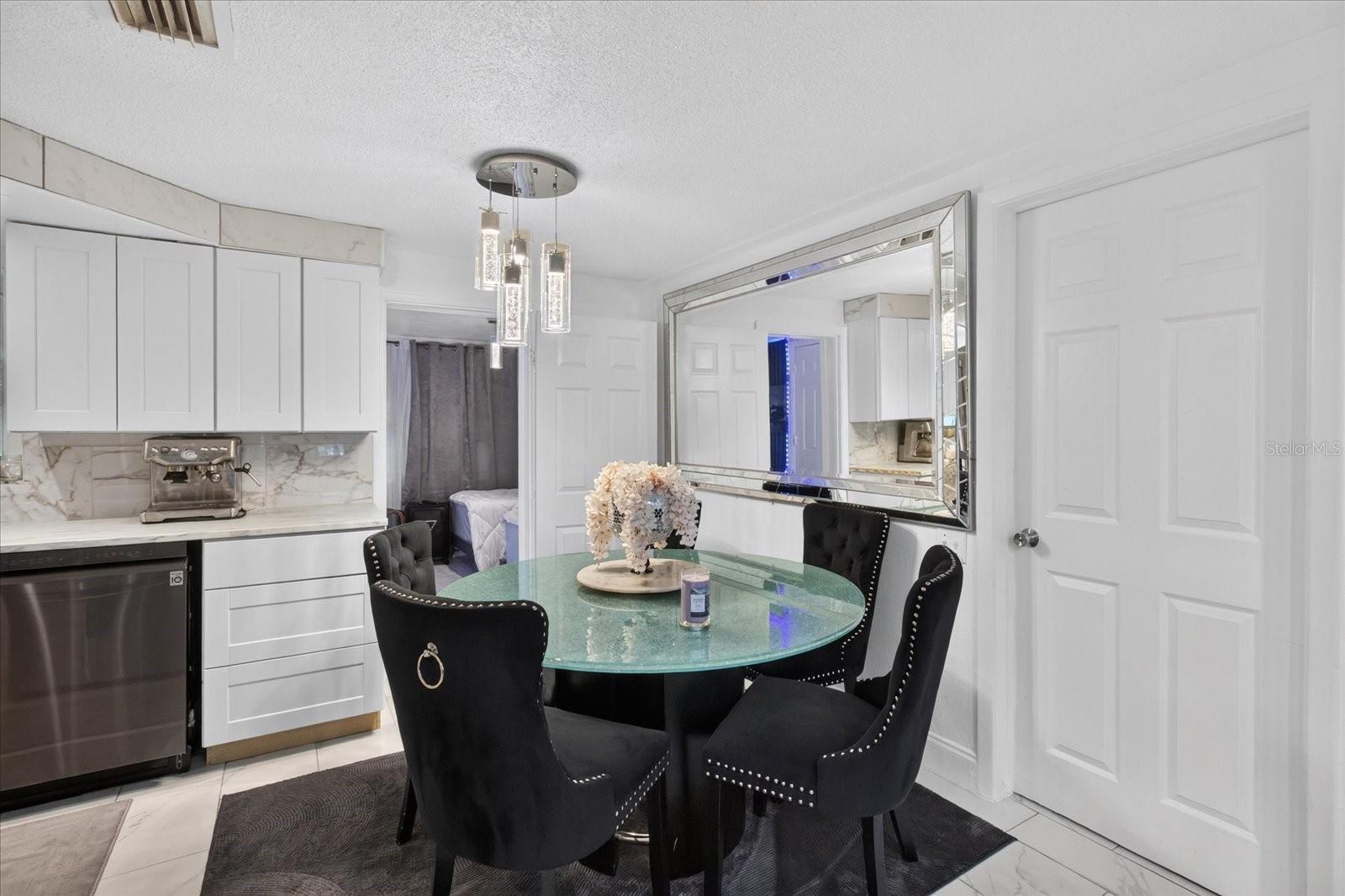 9440 RAINBOW LN — photo 32