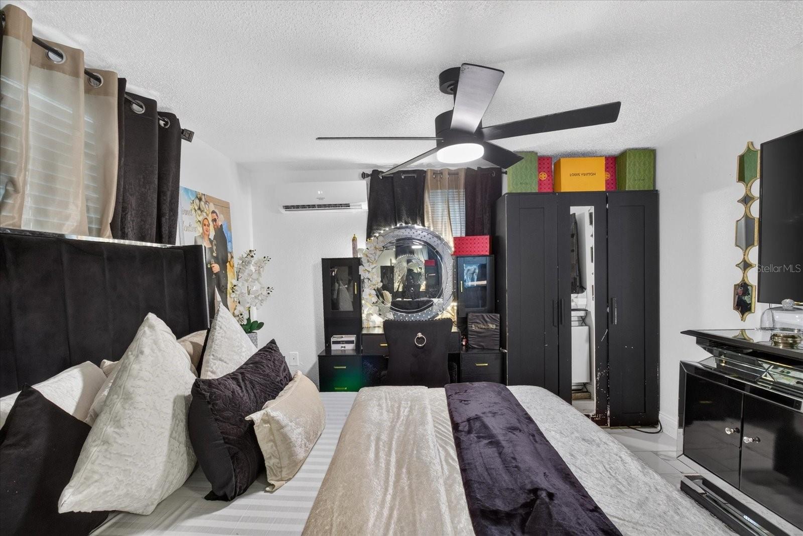 9440 RAINBOW LN — photo 37