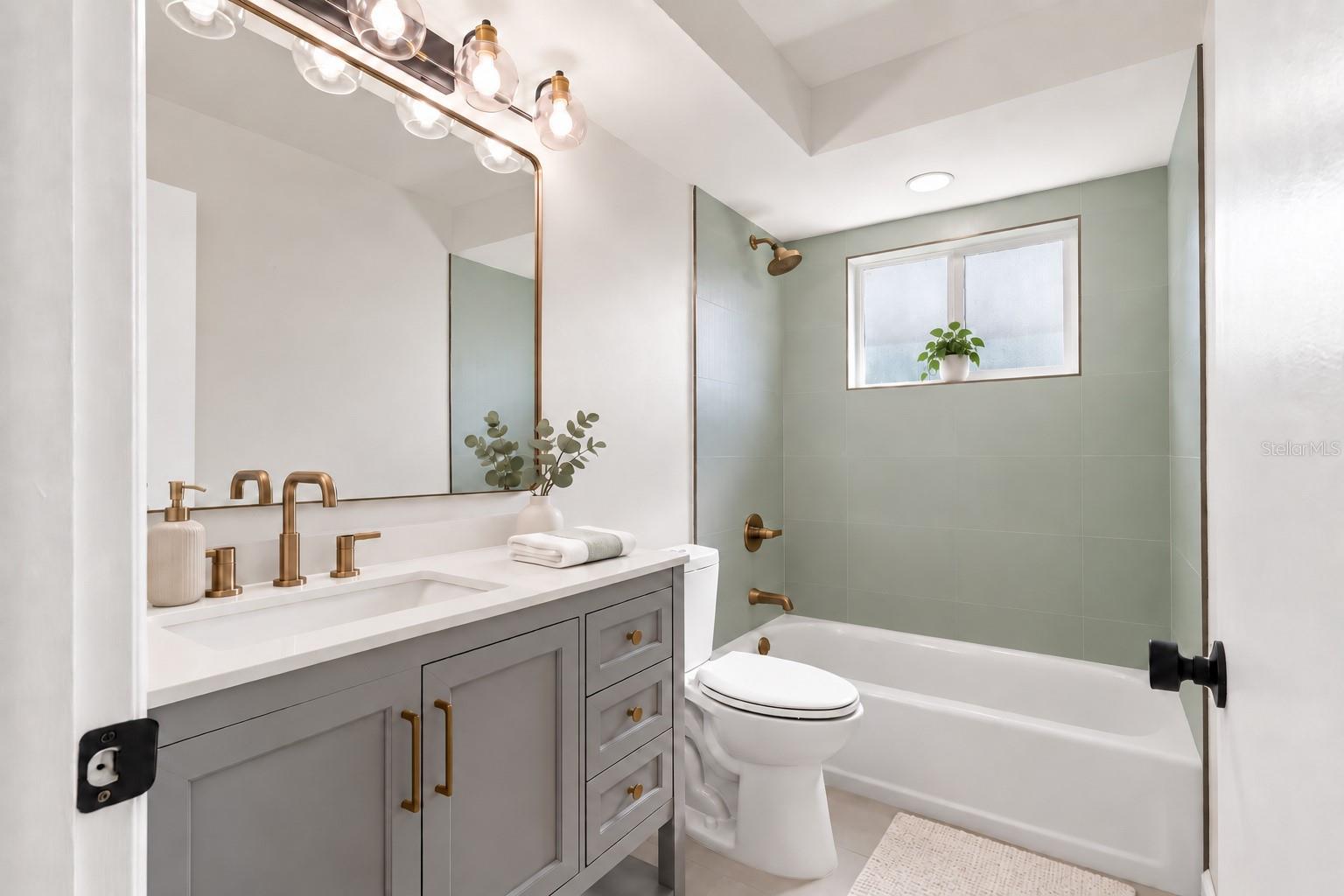 2040 FOREST DR — photo 17
