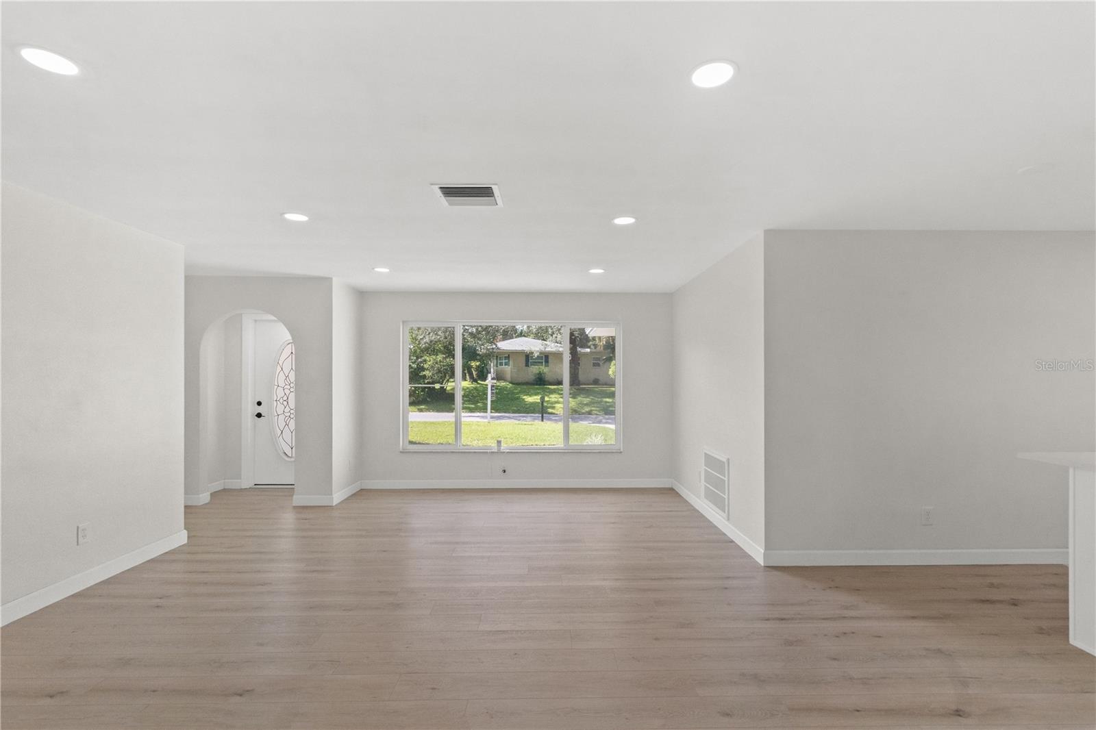 2040 FOREST DR — photo 10