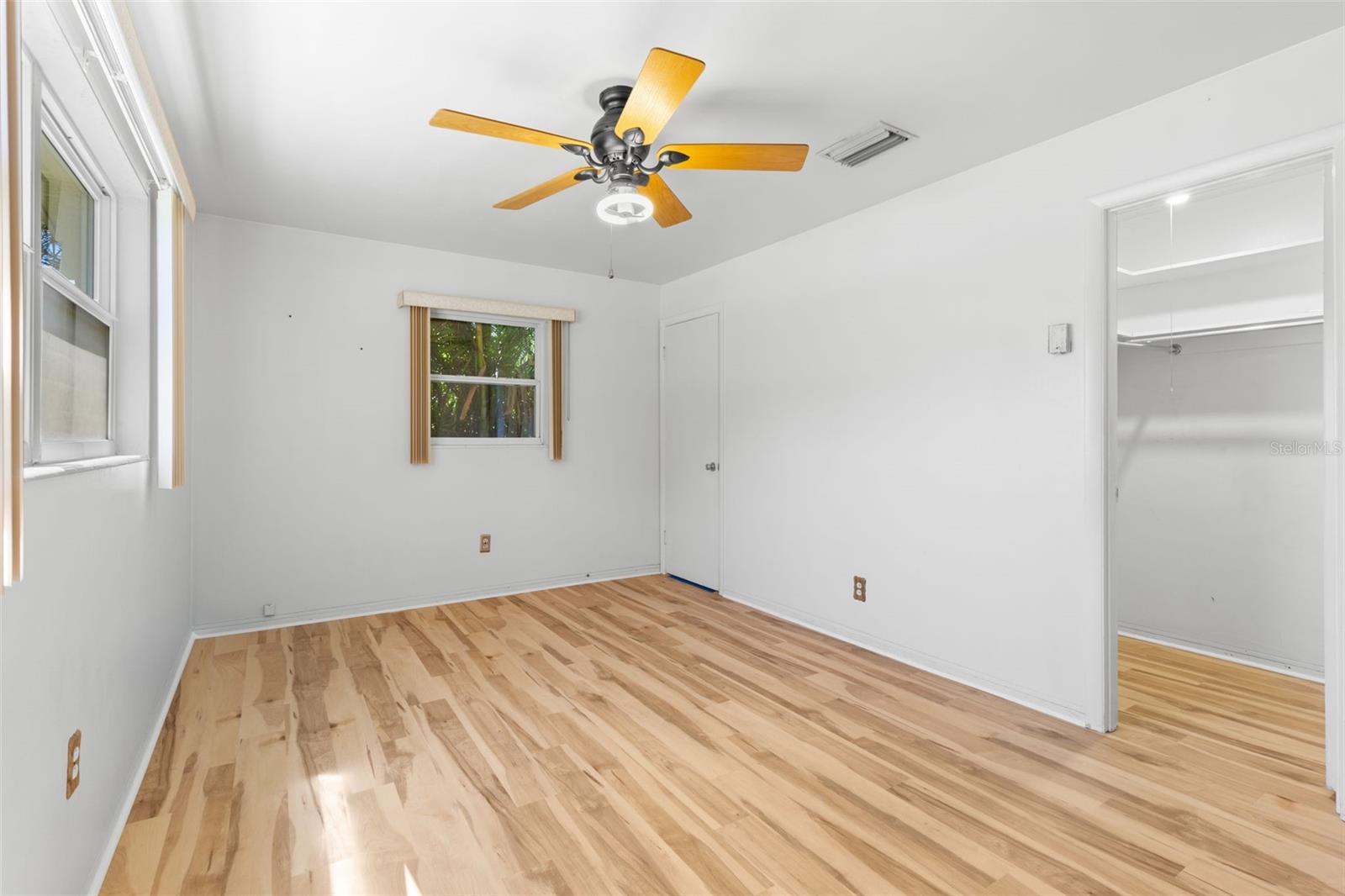 106 S FERNWOOD AVE — photo 29