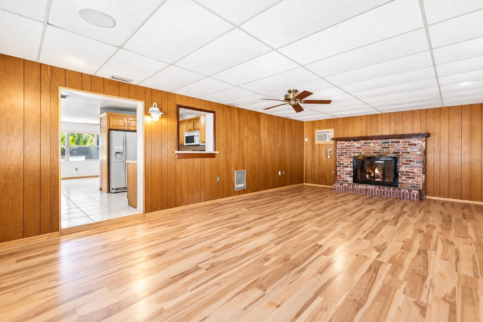 106 S FERNWOOD AVE — photo 24