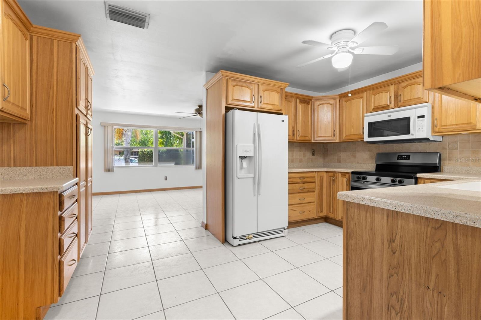 106 S FERNWOOD AVE — photo 20