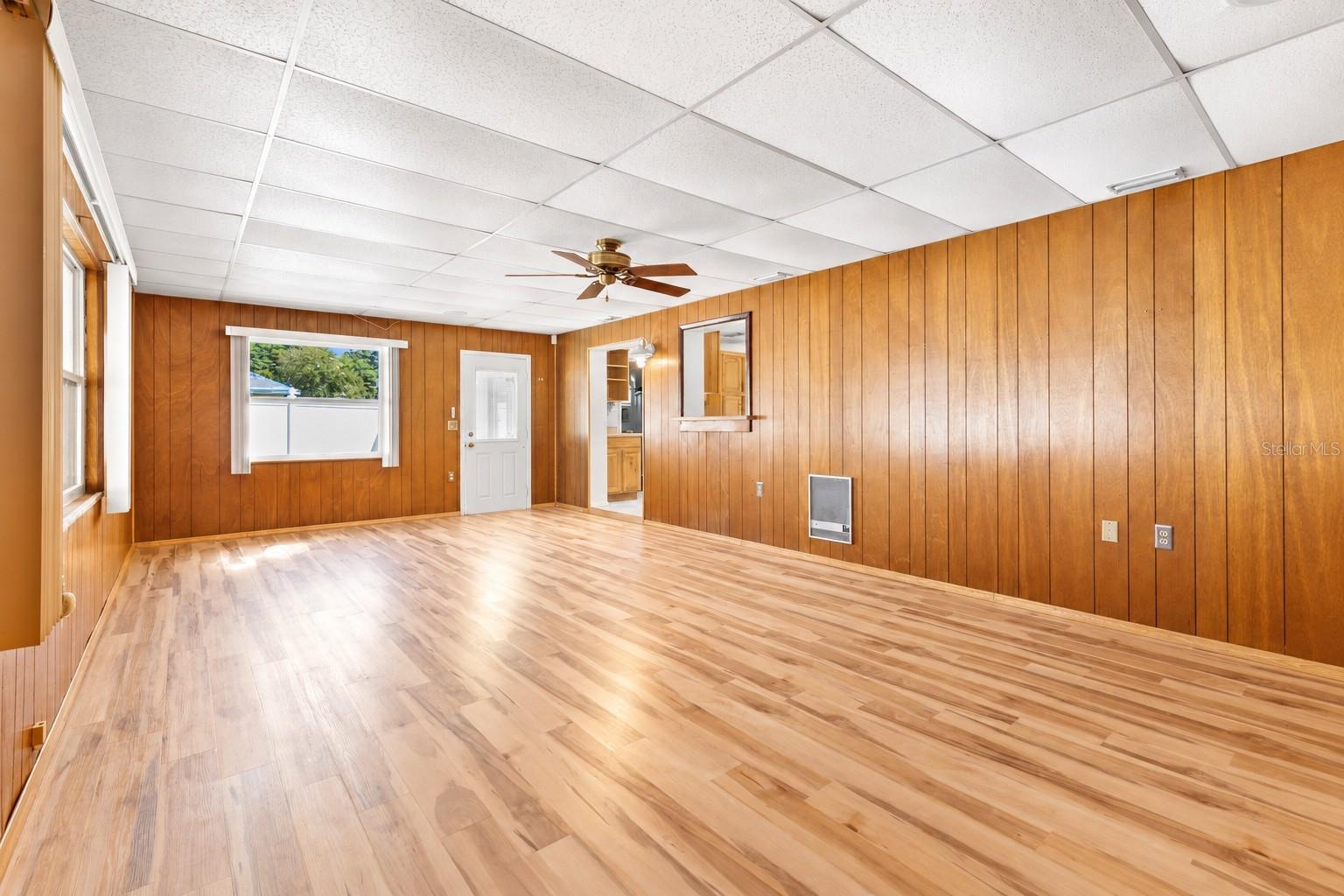 106 S FERNWOOD AVE — photo 26