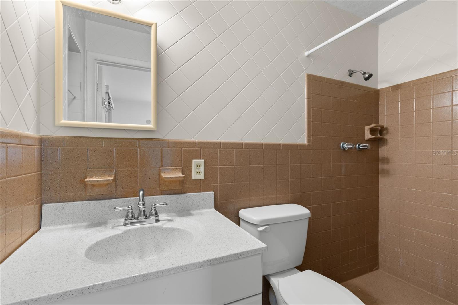 106 S FERNWOOD AVE — photo 13
