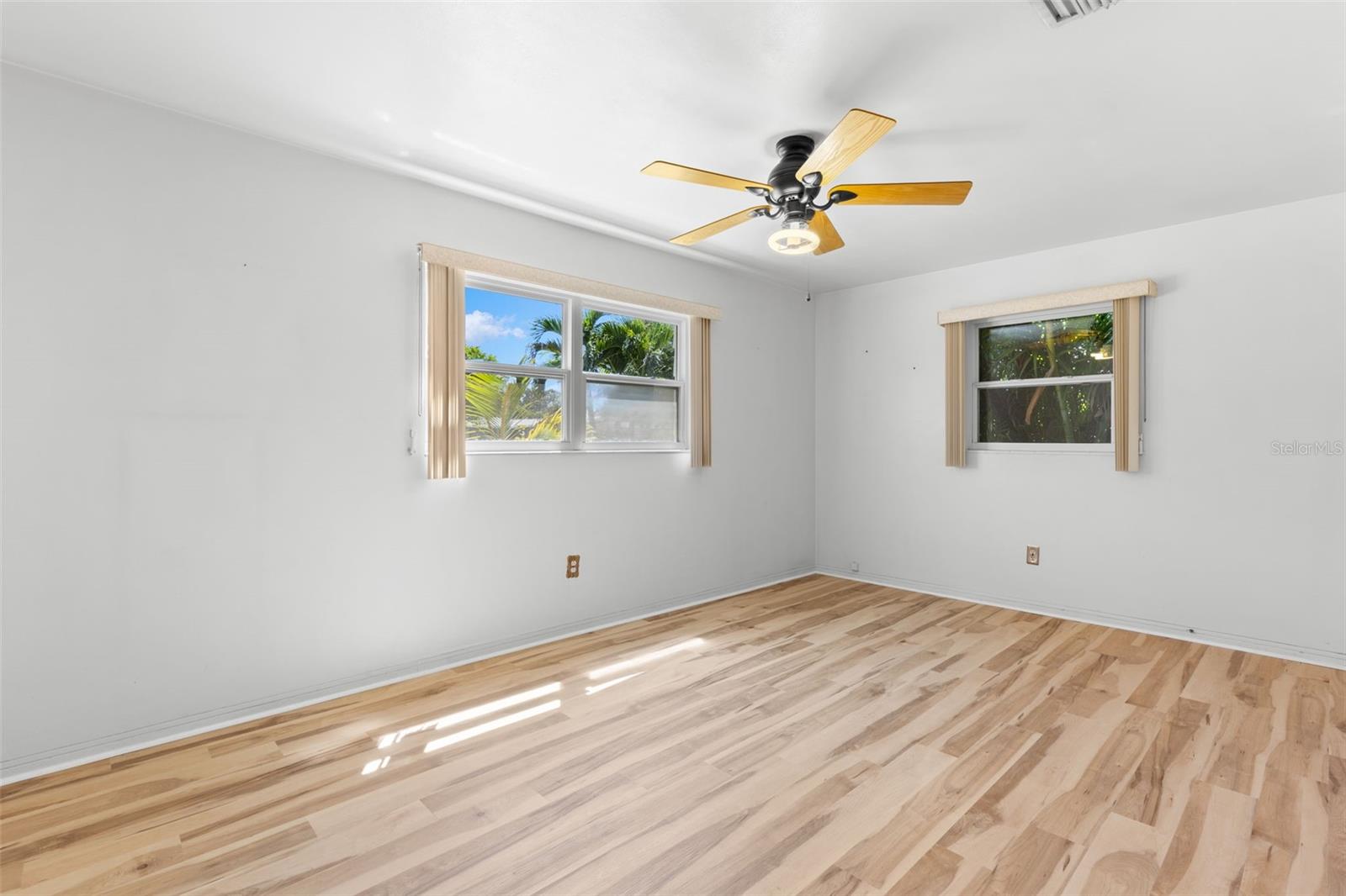 106 S FERNWOOD AVE — photo 11