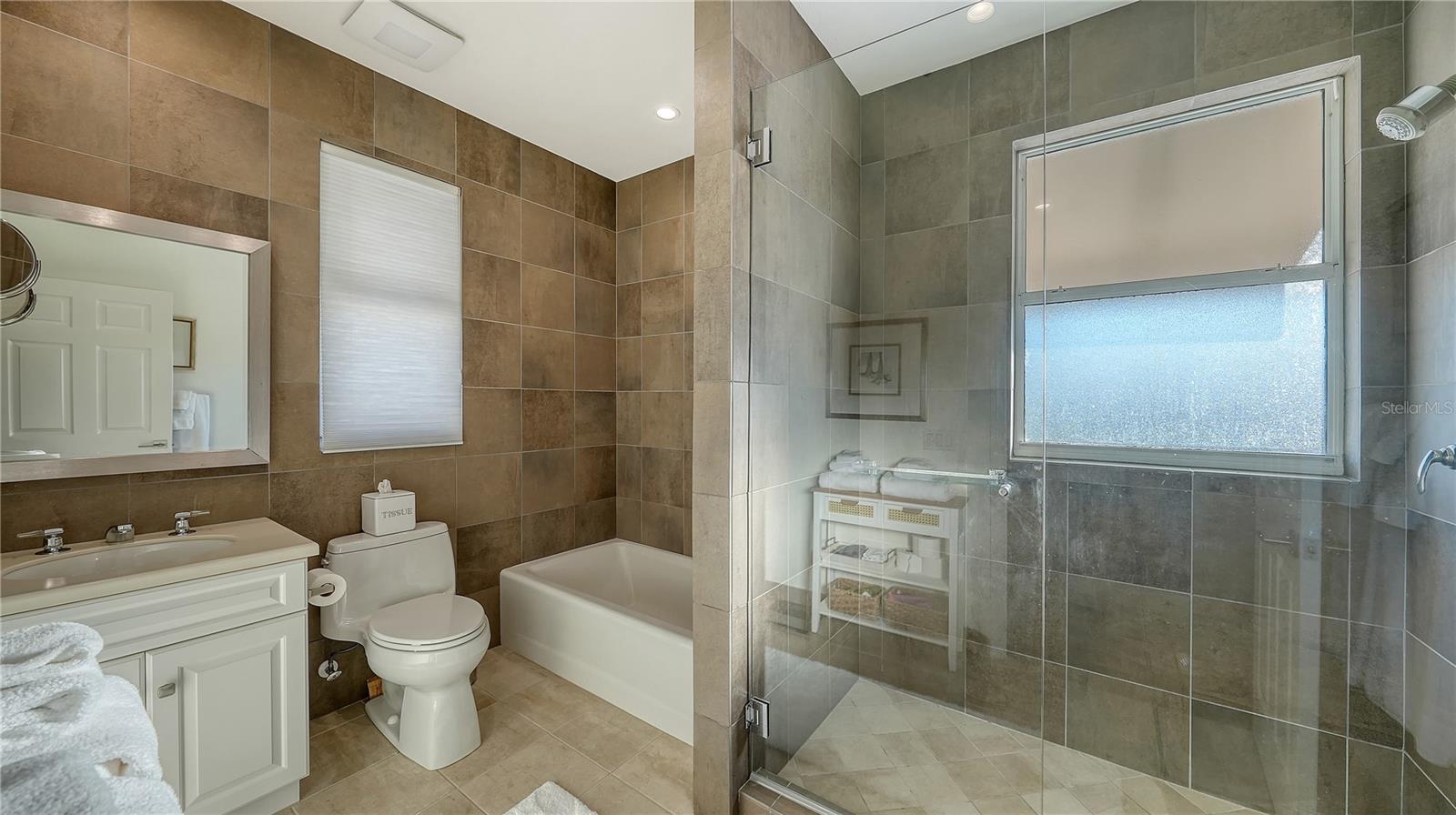 3530 MISTLETOE LN — photo 35