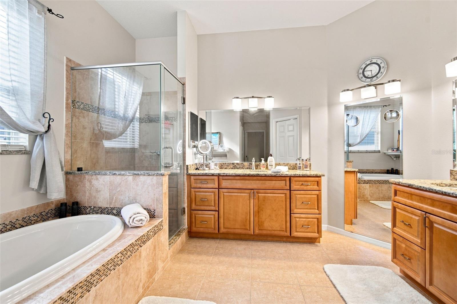 2020 ALAFIA OAKS DR — photo 13