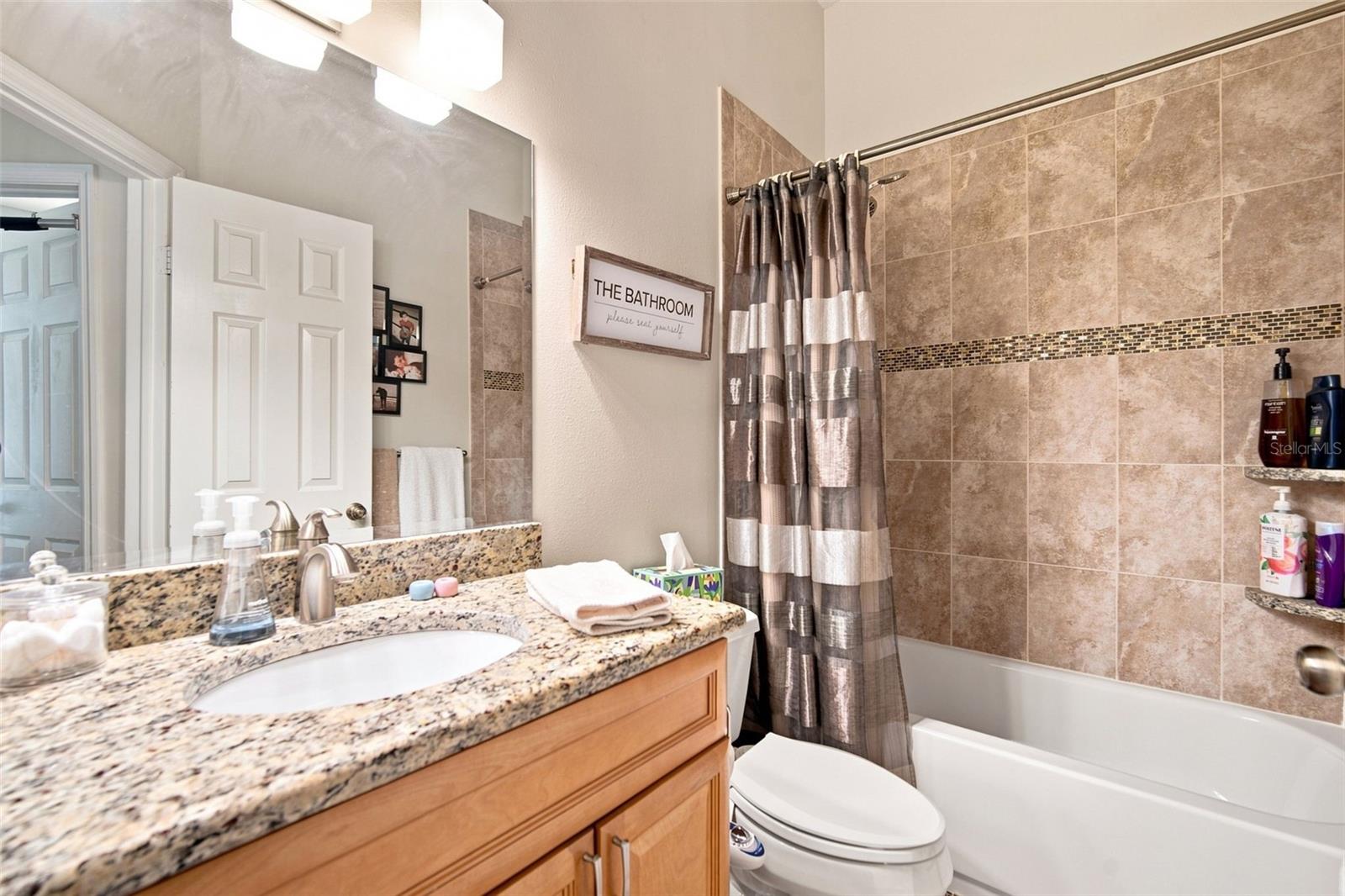 2020 ALAFIA OAKS DR — photo 16