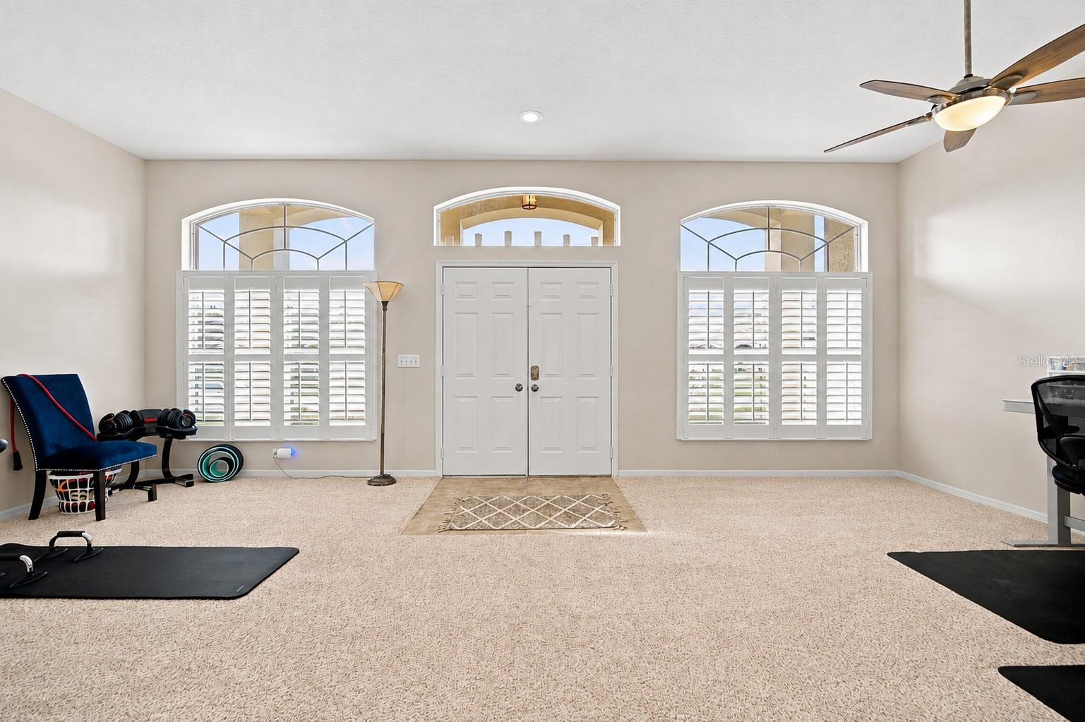 2020 ALAFIA OAKS DR — photo 2