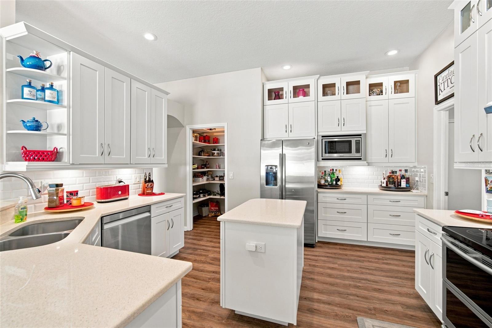2020 ALAFIA OAKS DR — photo 10