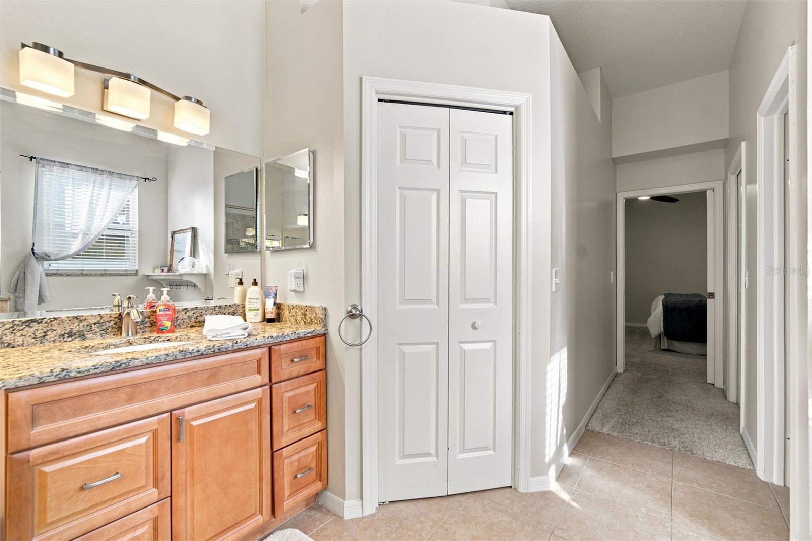 2020 ALAFIA OAKS DR — photo 14