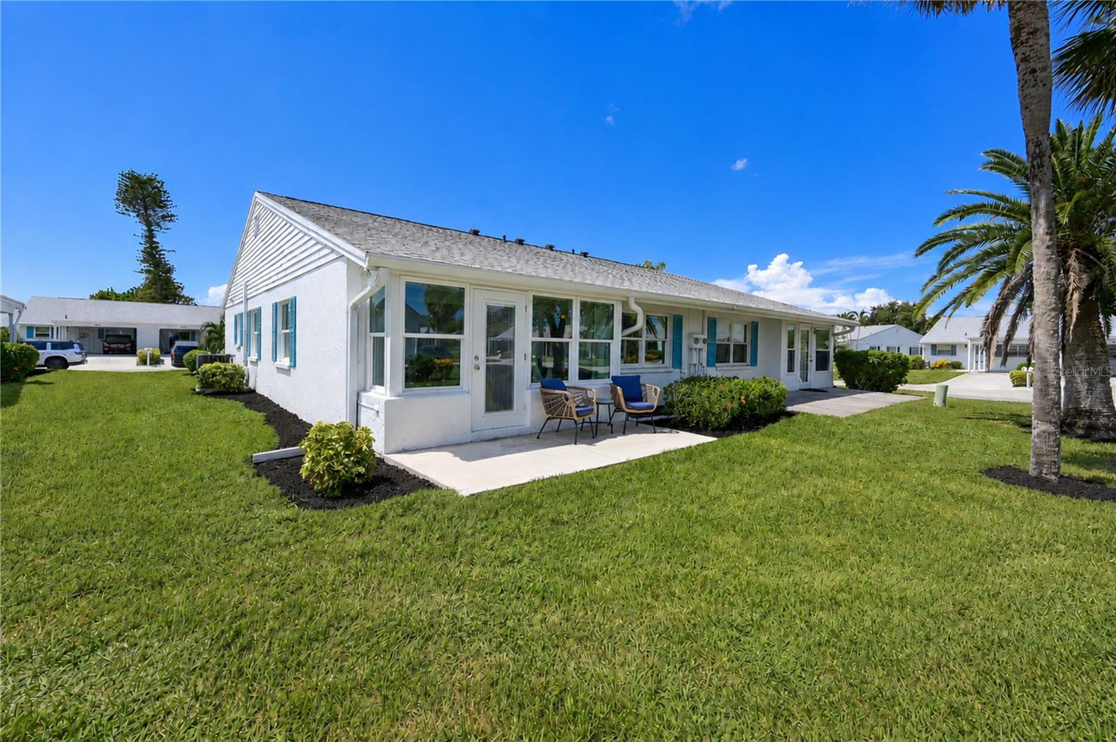 9411 CONCORD CIR — photo 4