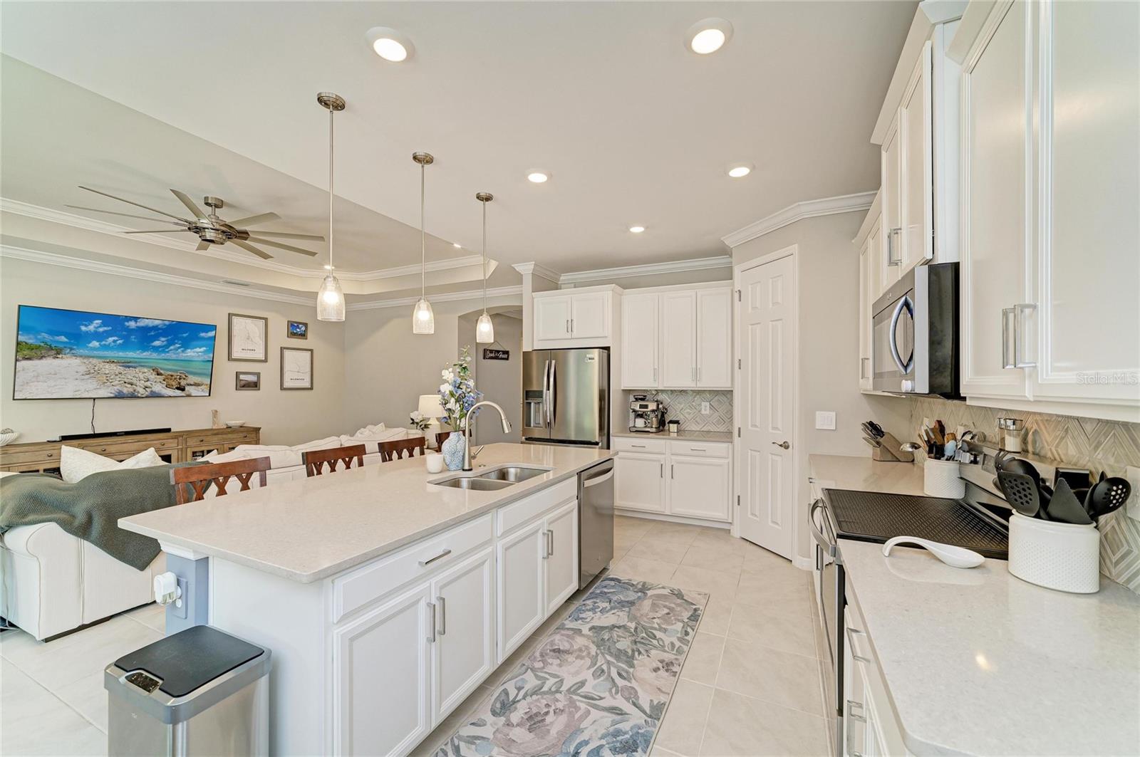 174 VERAZA CT — photo 10