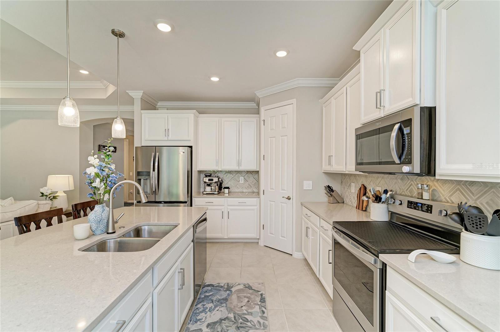 174 VERAZA CT — photo 7