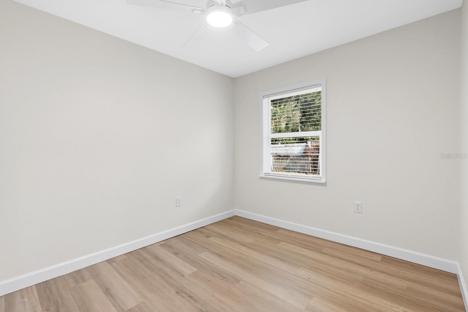 414 S WIGGINS RD — photo 14