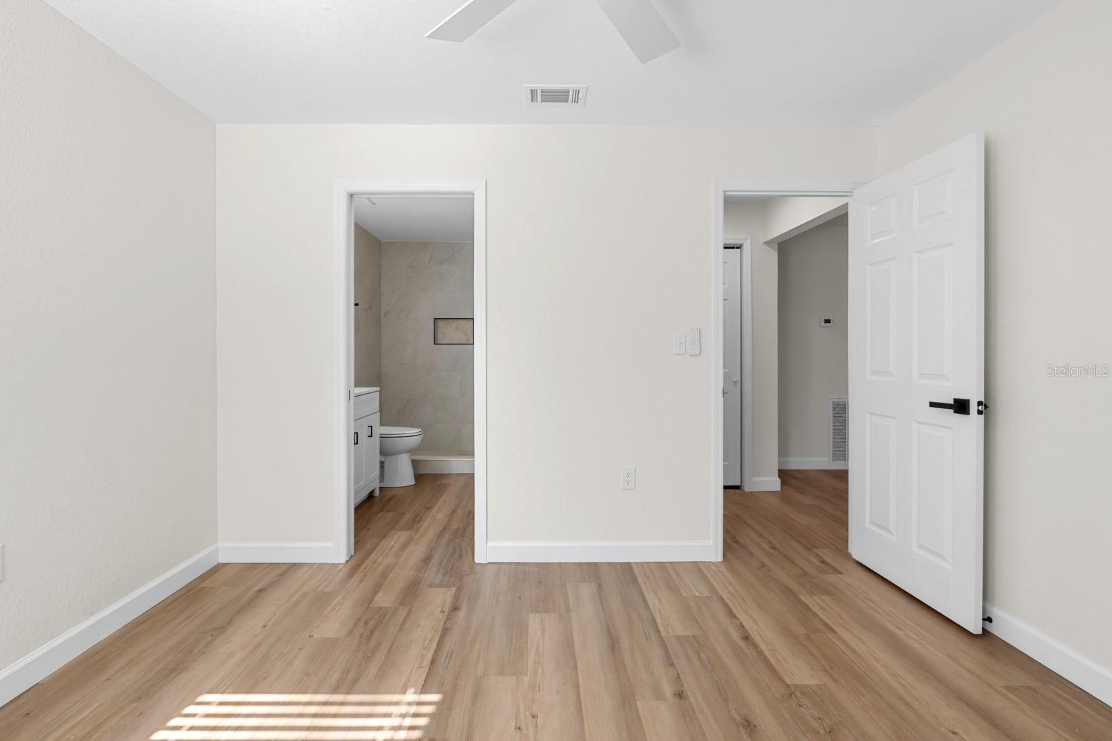 414 S WIGGINS RD — photo 15