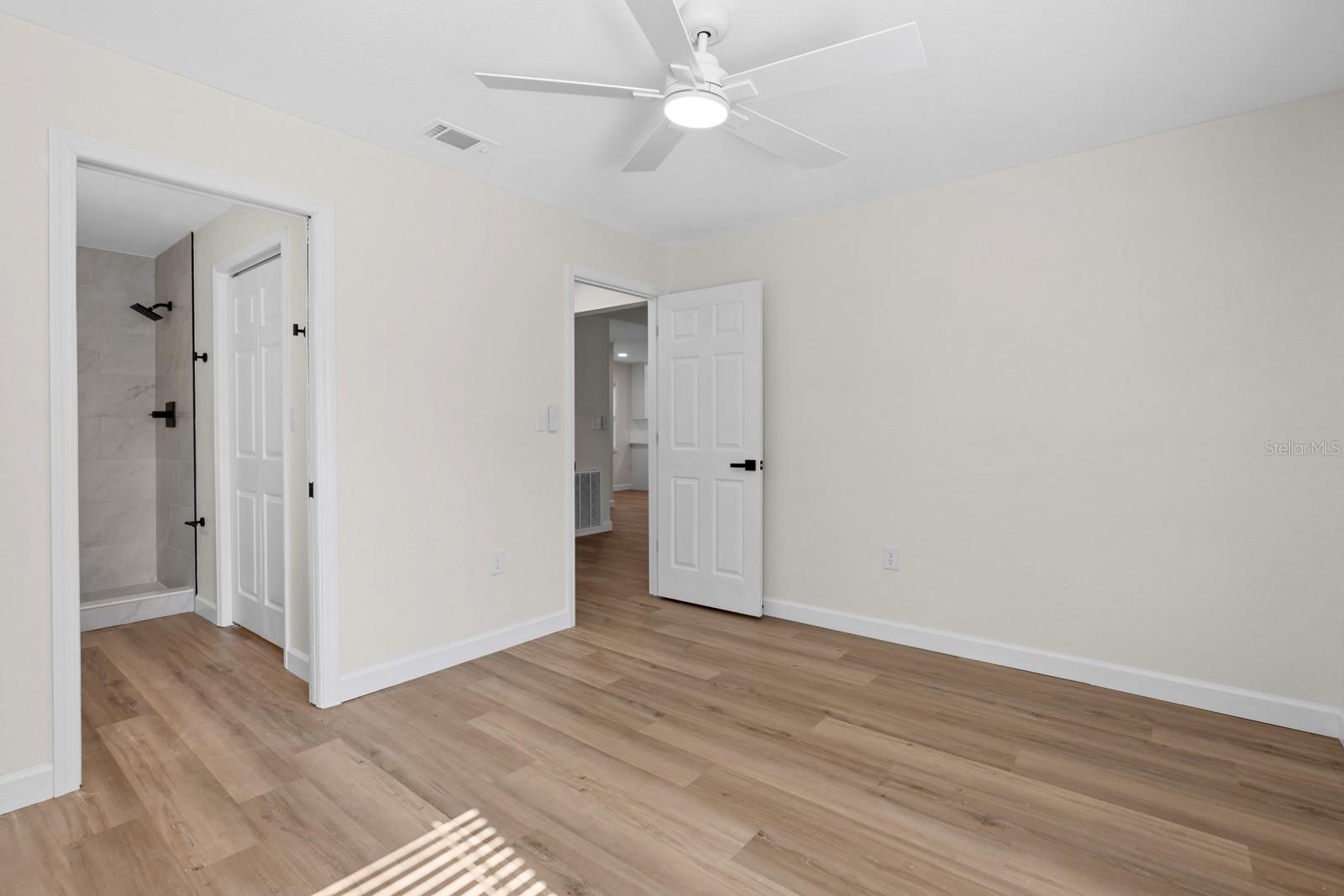 414 S WIGGINS RD — photo 19