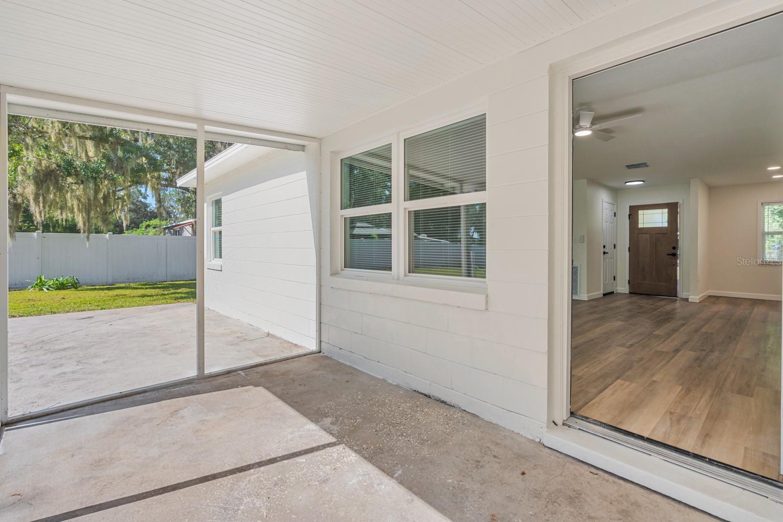 414 S WIGGINS RD — photo 26