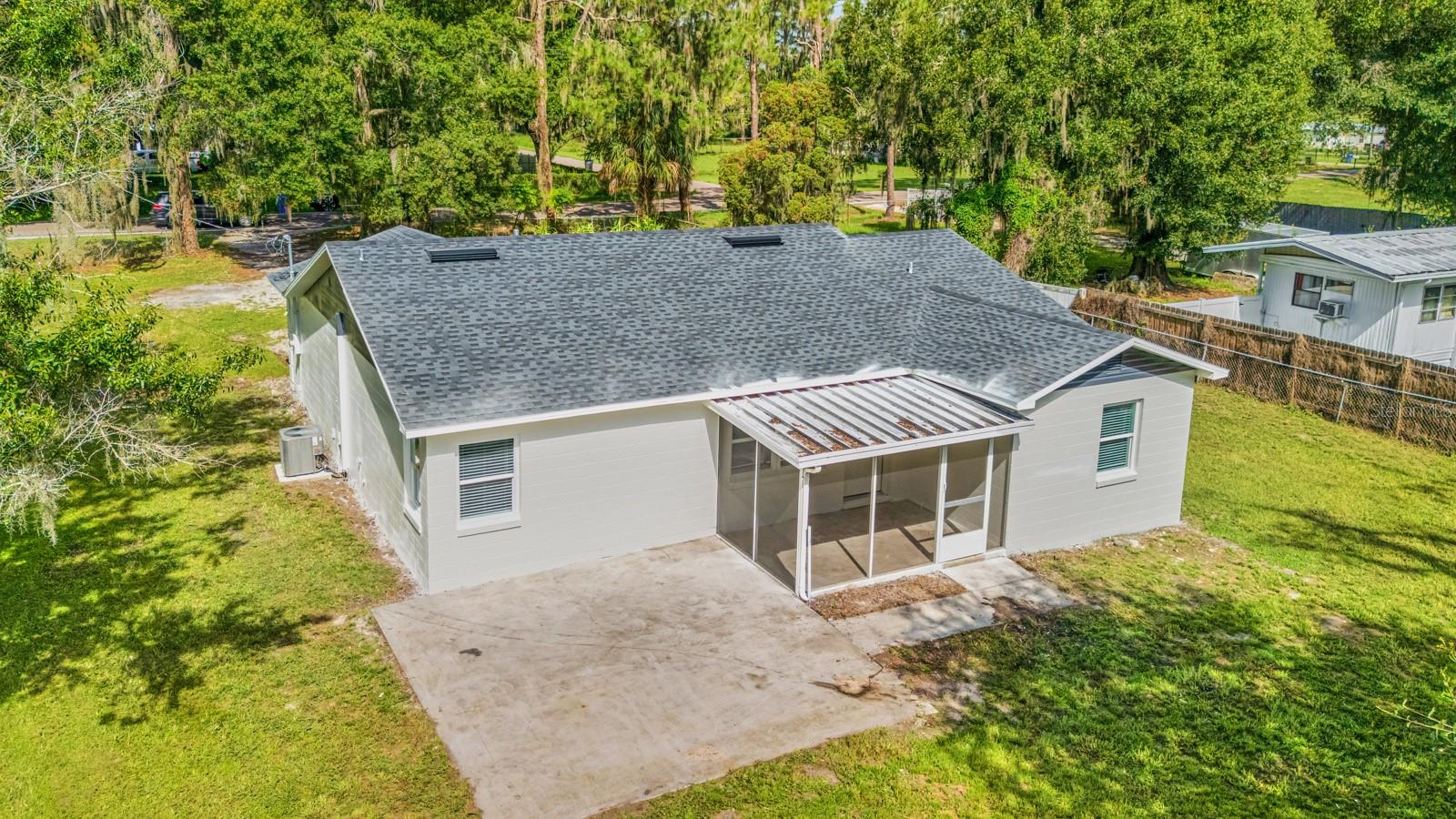 414 S WIGGINS RD — photo 38